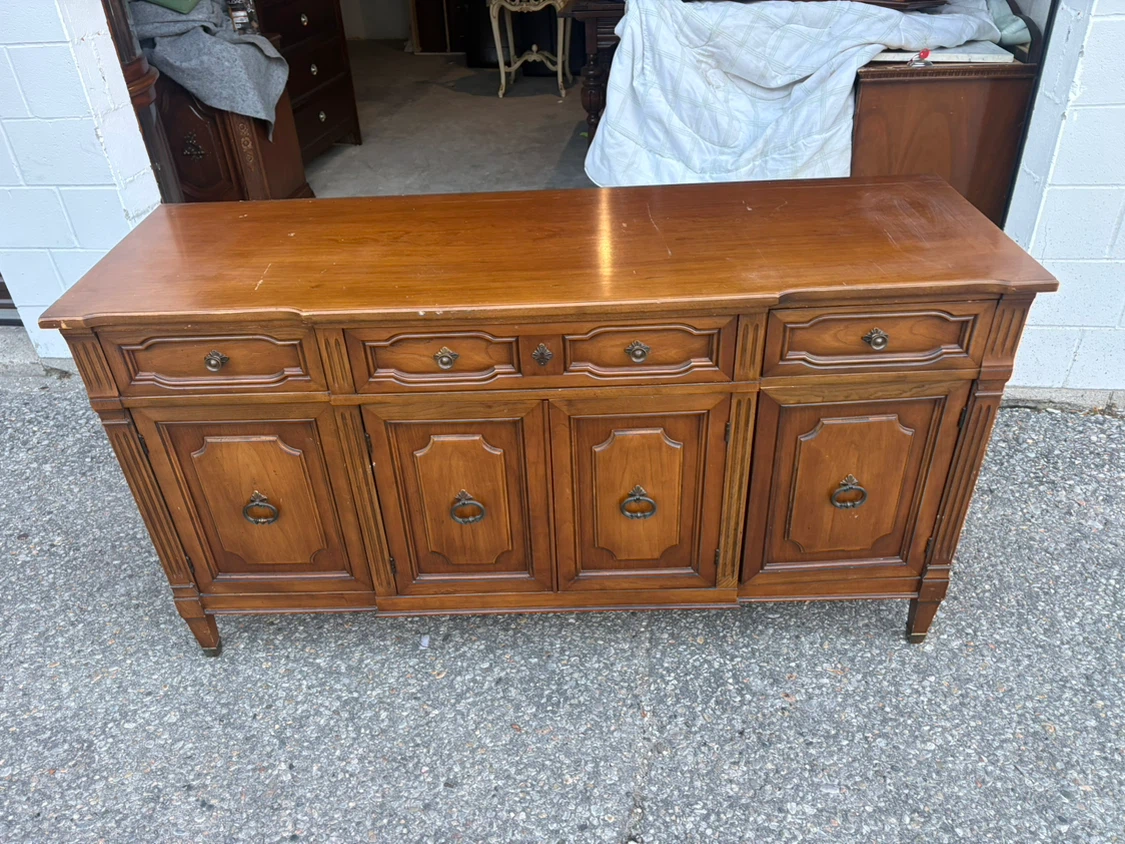 Free delivery used Vintage wooden sideboard - photo 2