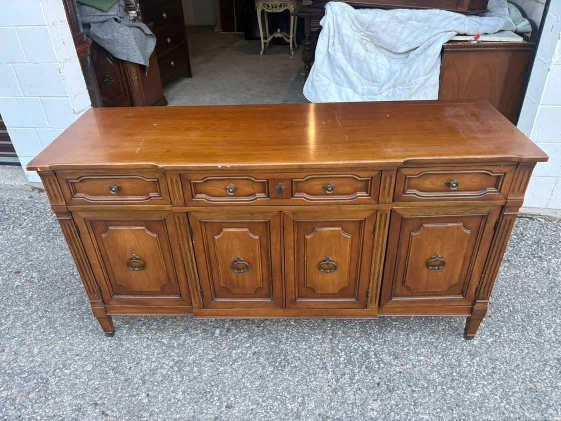 Free delivery used Vintage wooden sideboard - photo 3