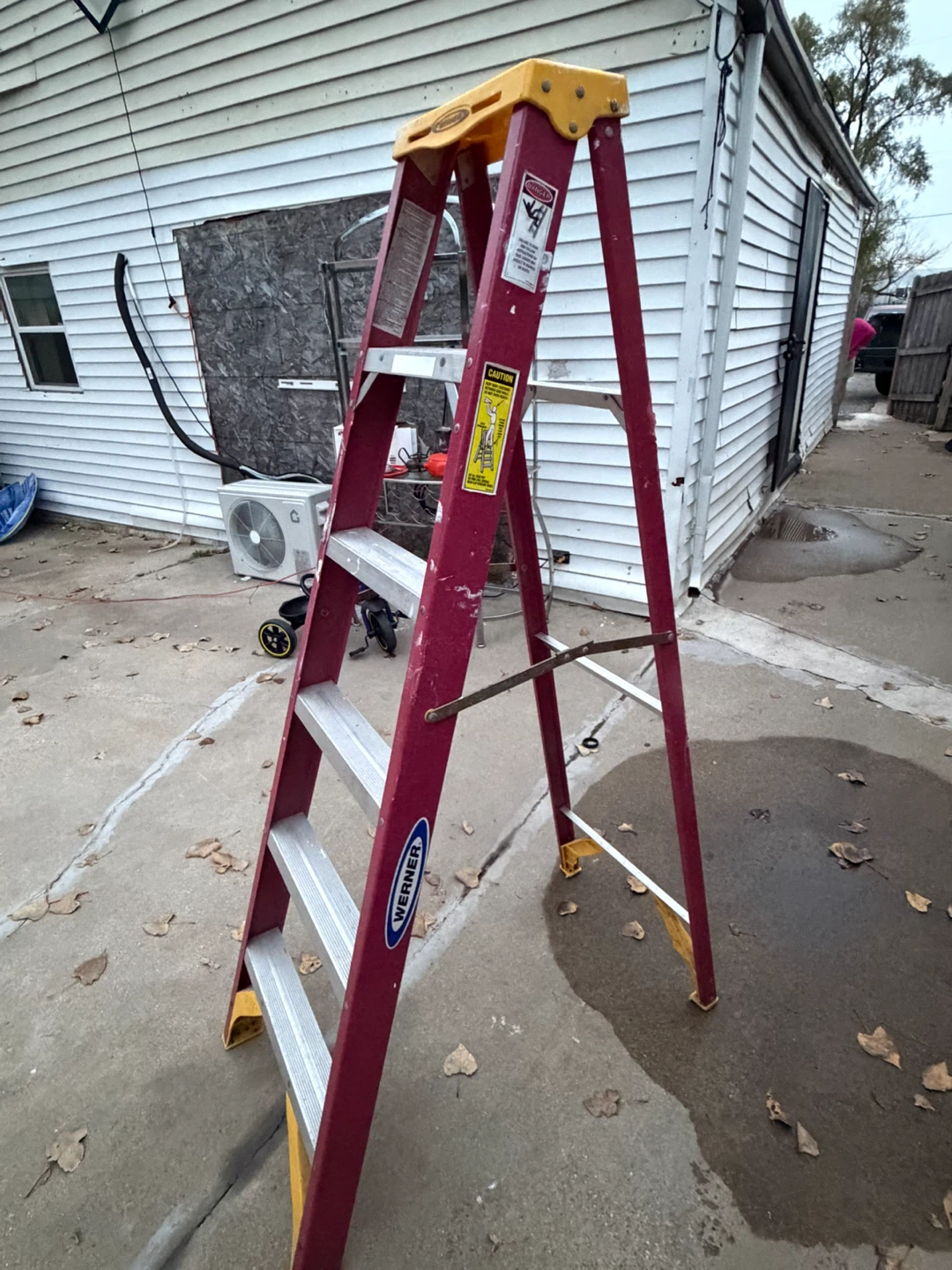 Werner Fiberglass Step Ladder