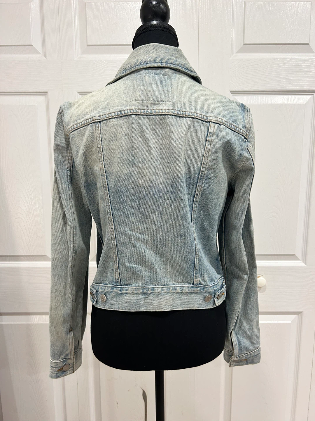 Levi's Light Wash Denim Jacket - Medium - photo 2