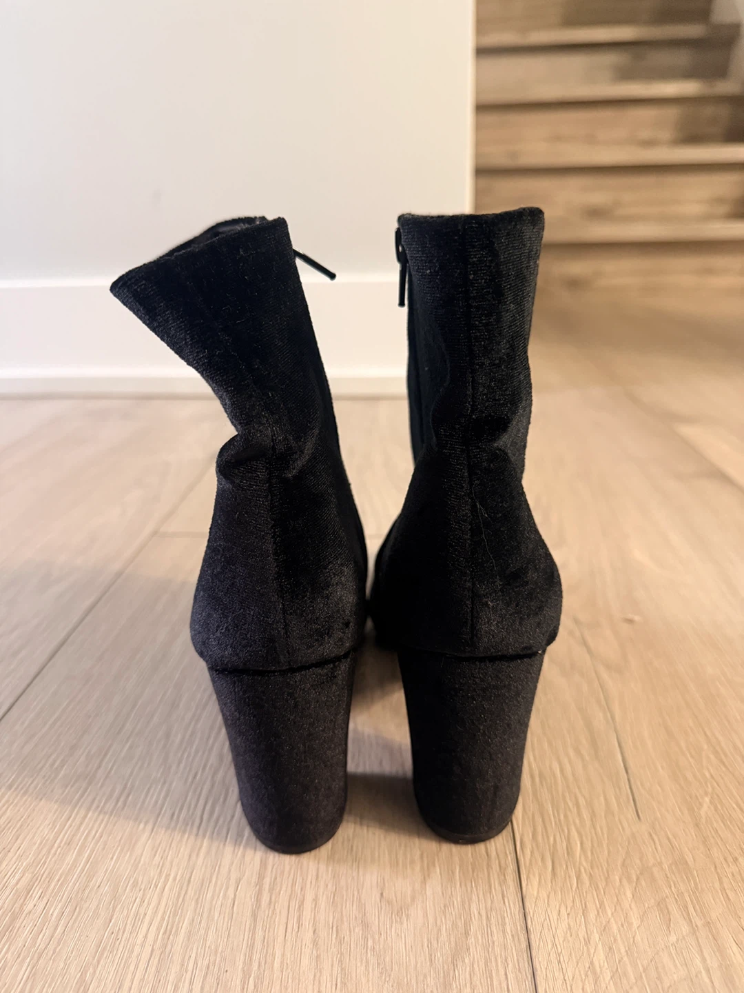 Christian Siriano  black velvet boots - photo 3