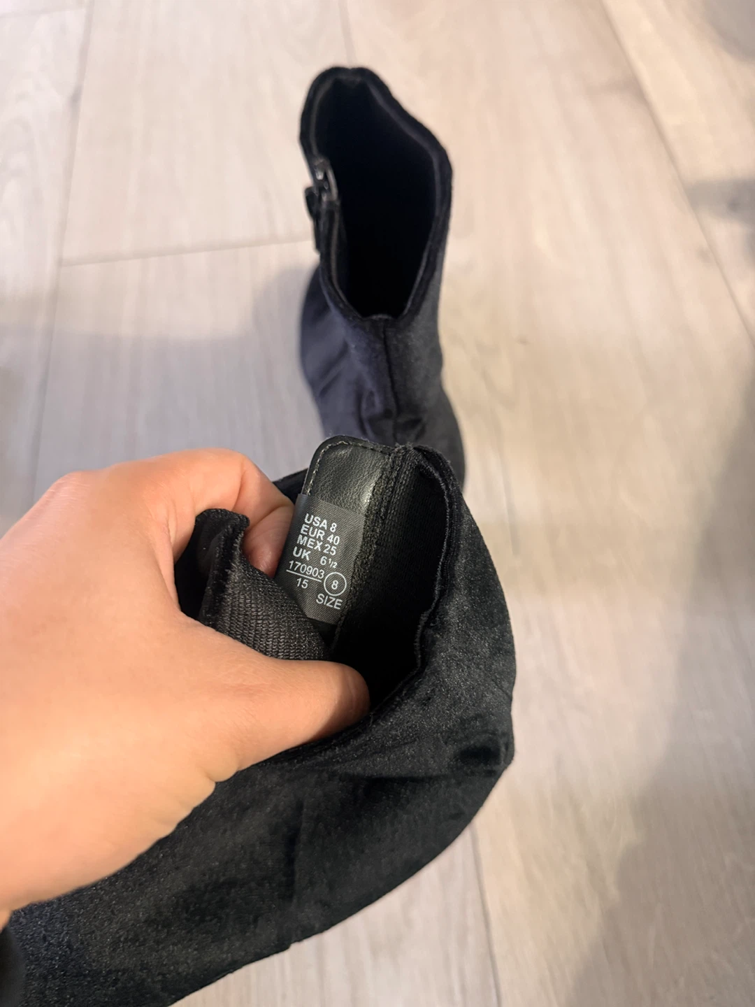 Christian Siriano  black velvet boots - photo 4