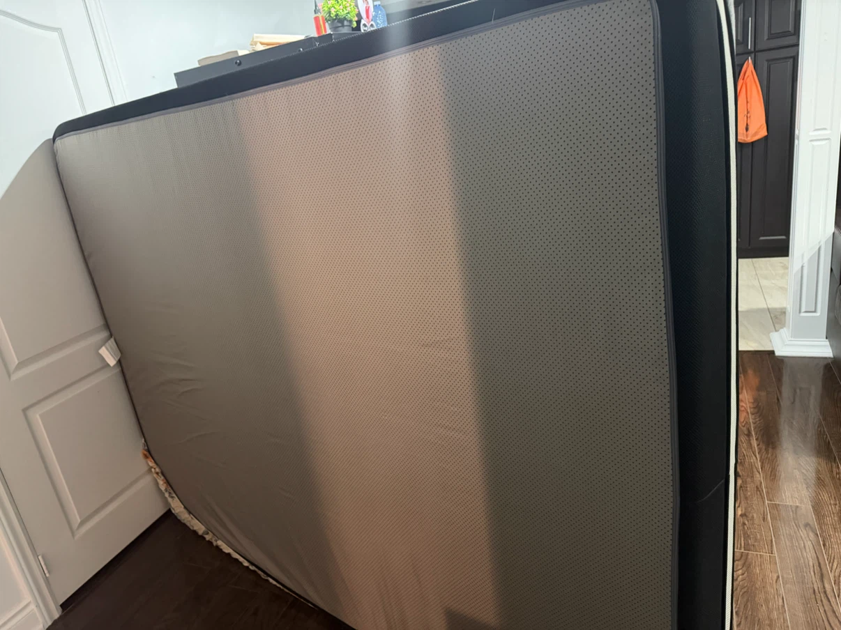 Queen mattress with protector - photo 2