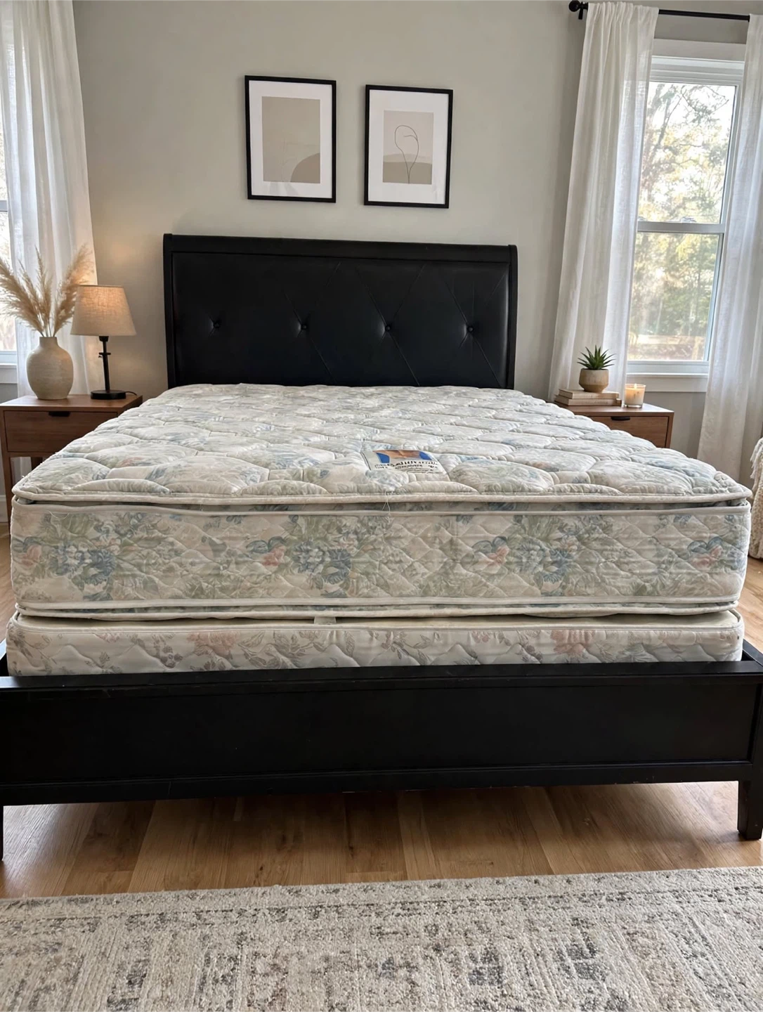 Posturepedic Pillowtop Queen Mattress & Dark brown Bed Frame - photo 2