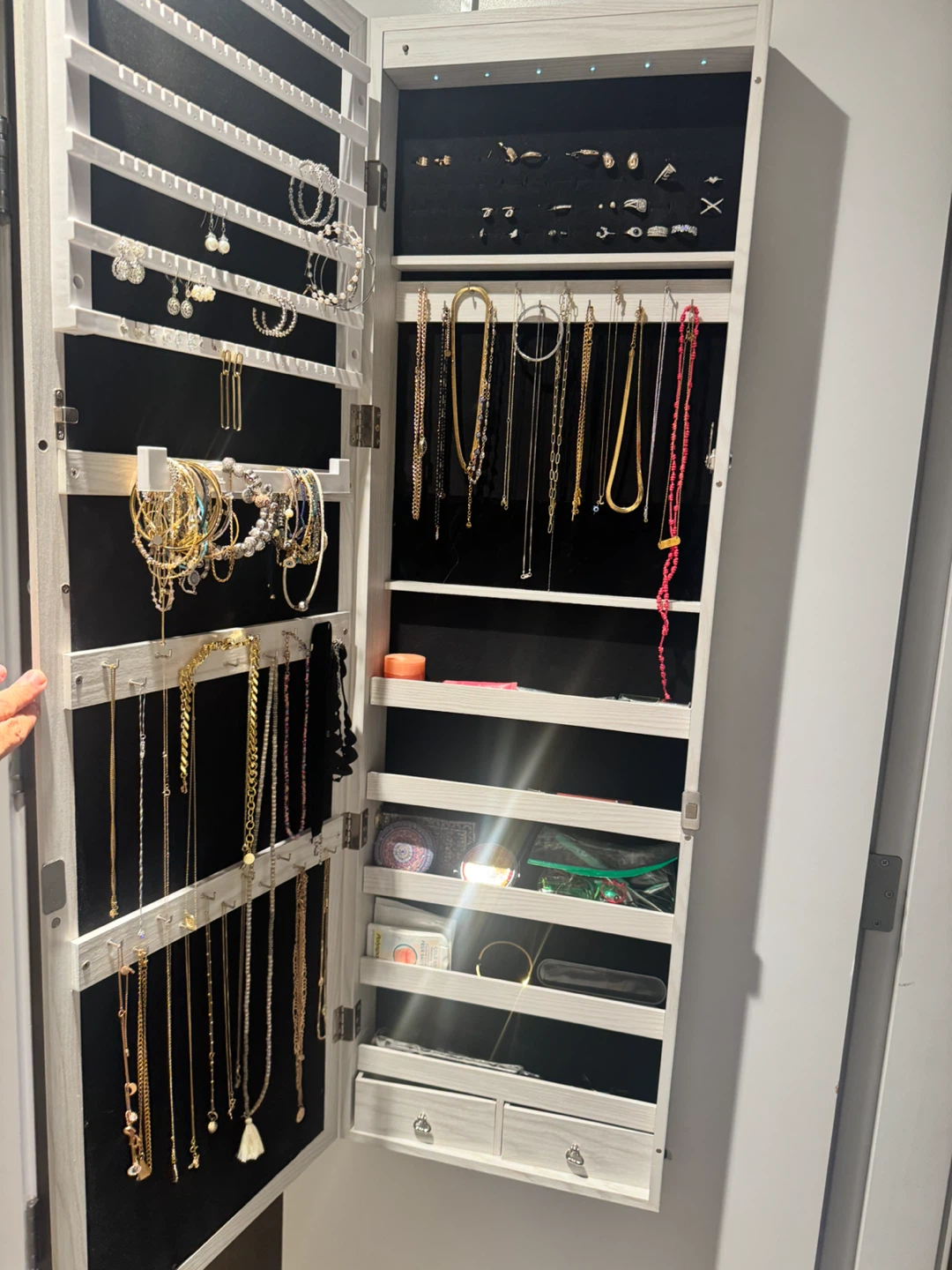 Over the door Mirrored Jewelry Cabinet - photo 3