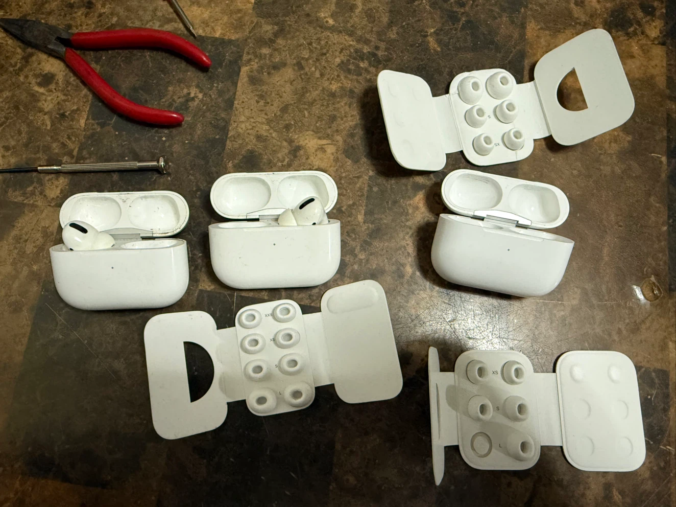 Apple AirPods Pro Cases and Replacement Ear Tips - photo 2