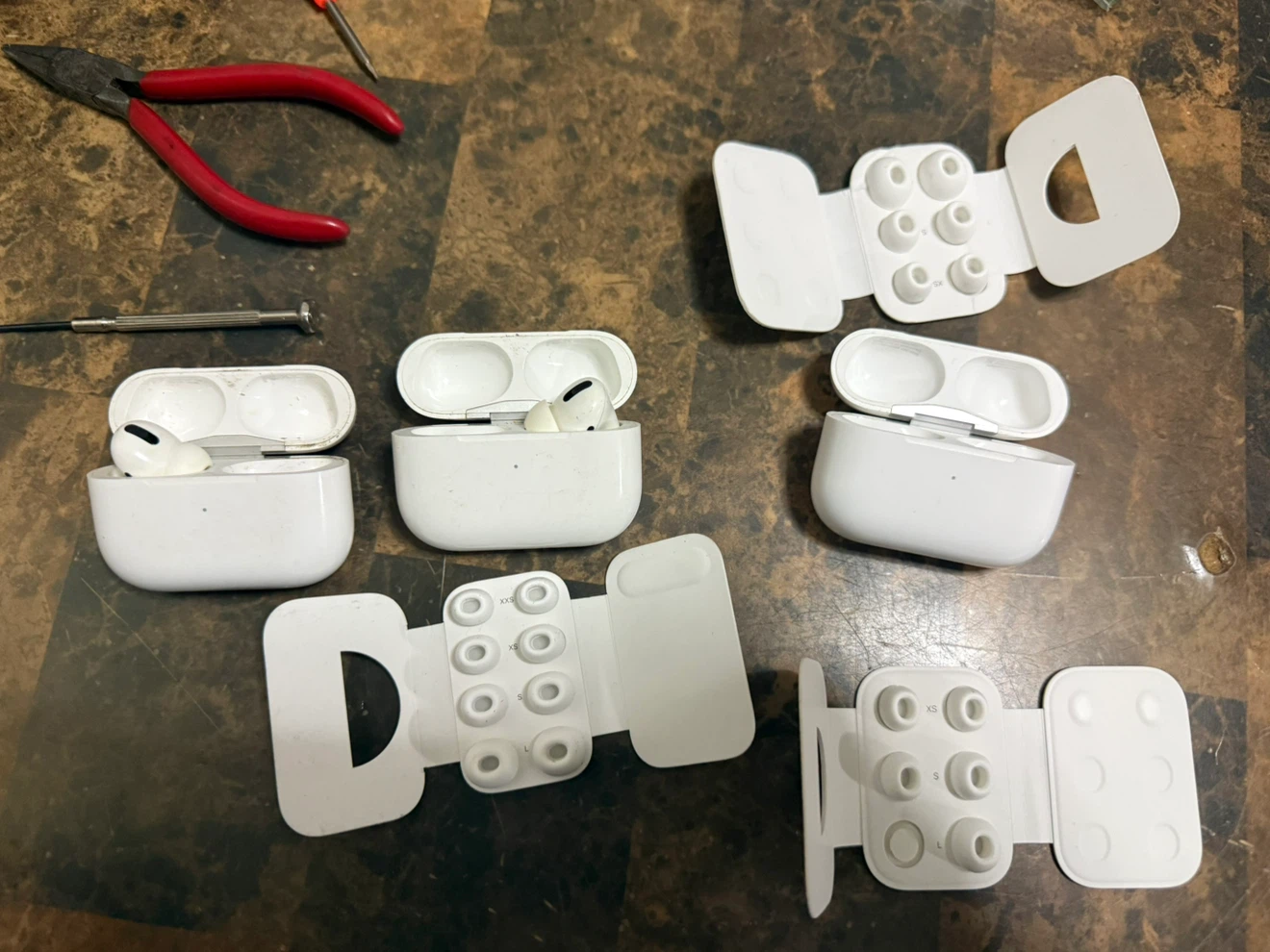 Apple AirPods Pro Cases and Replacement Ear Tips - photo 4