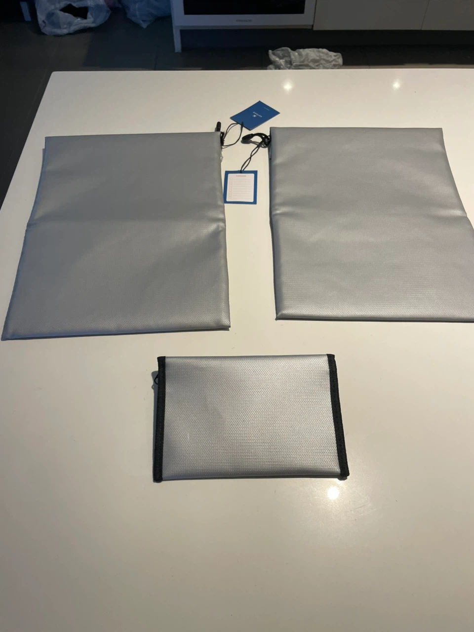 Set of 3 Fireproof Security Bags - photo 2