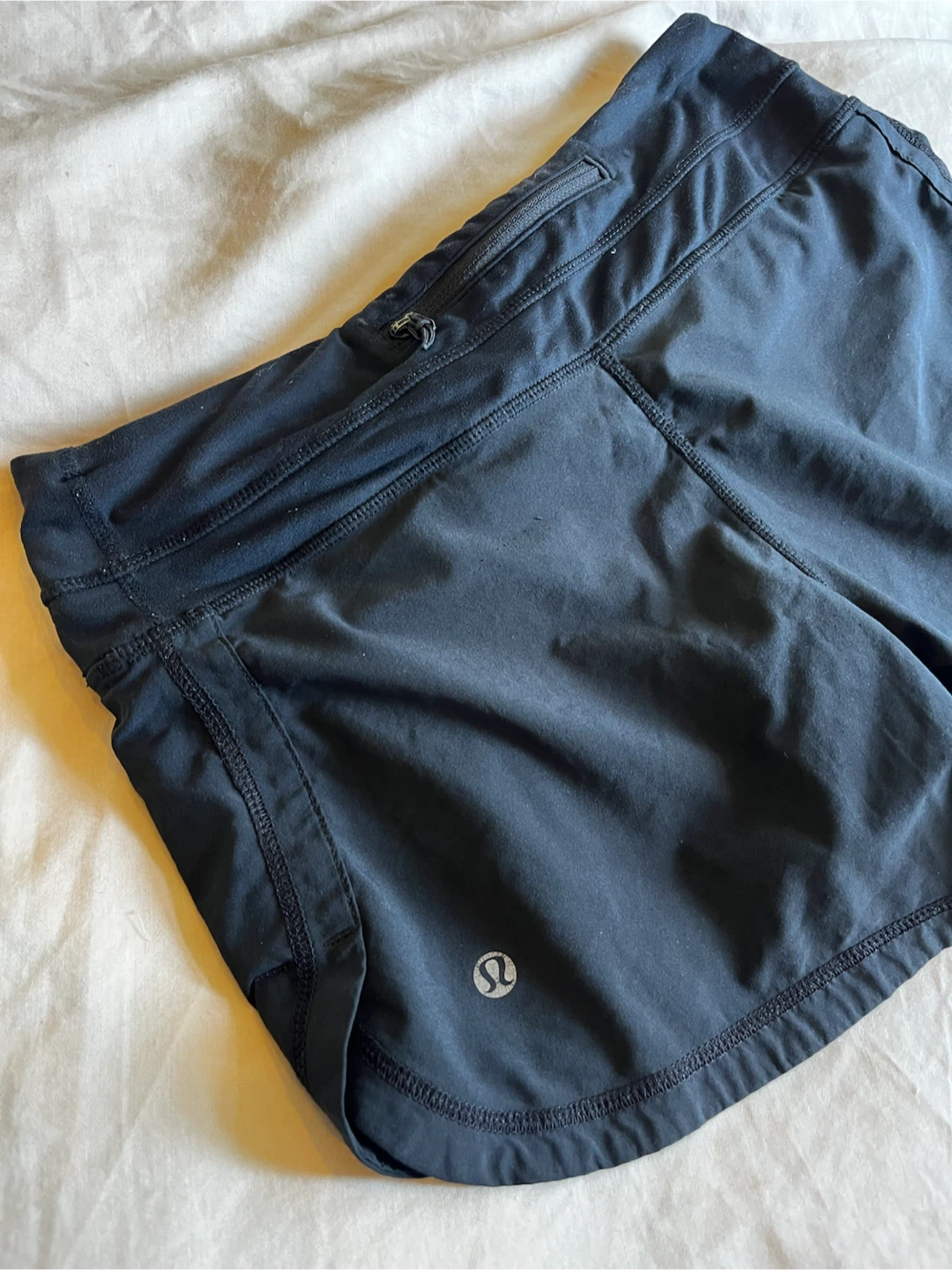 Like new Lululemon Shorts, Size 4 - photo 3