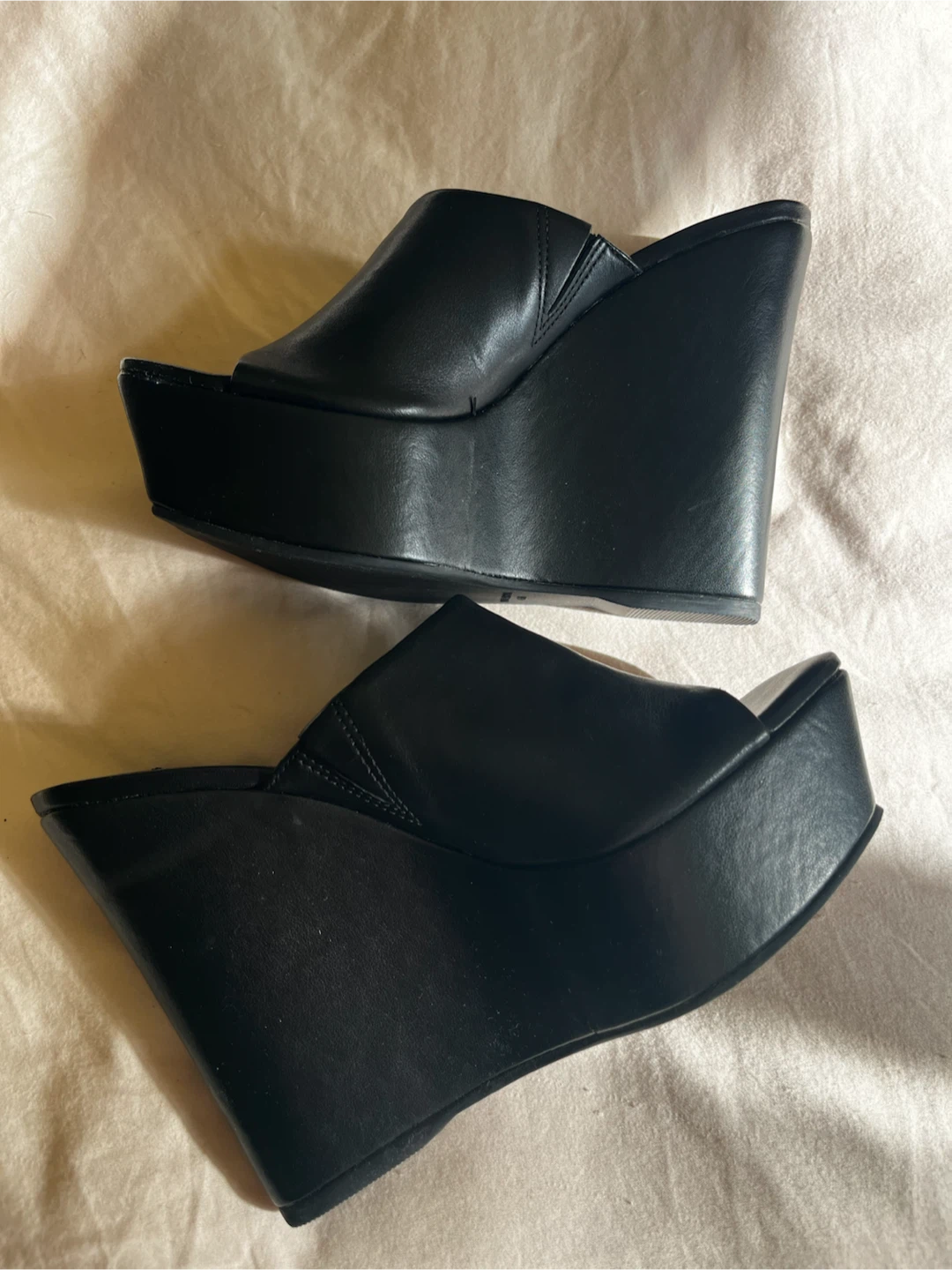 Brand New Steve Madden Wedge Platform Heels black size 6.5 - photo 2