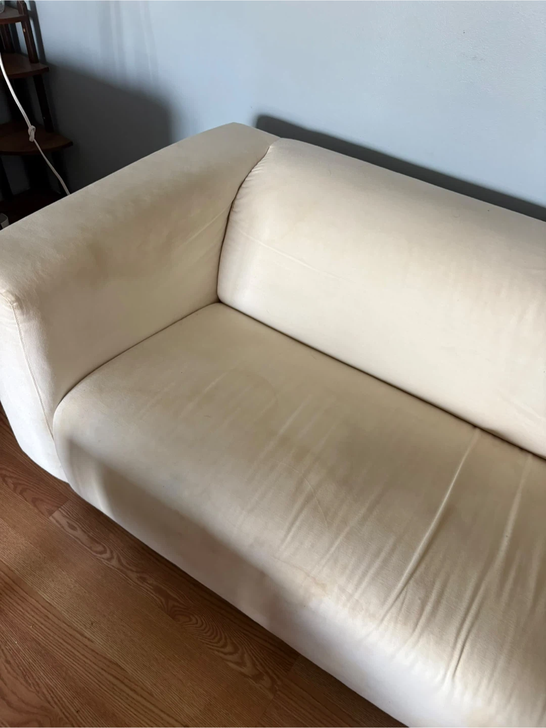 Off-white three-seater sofa - photo 3