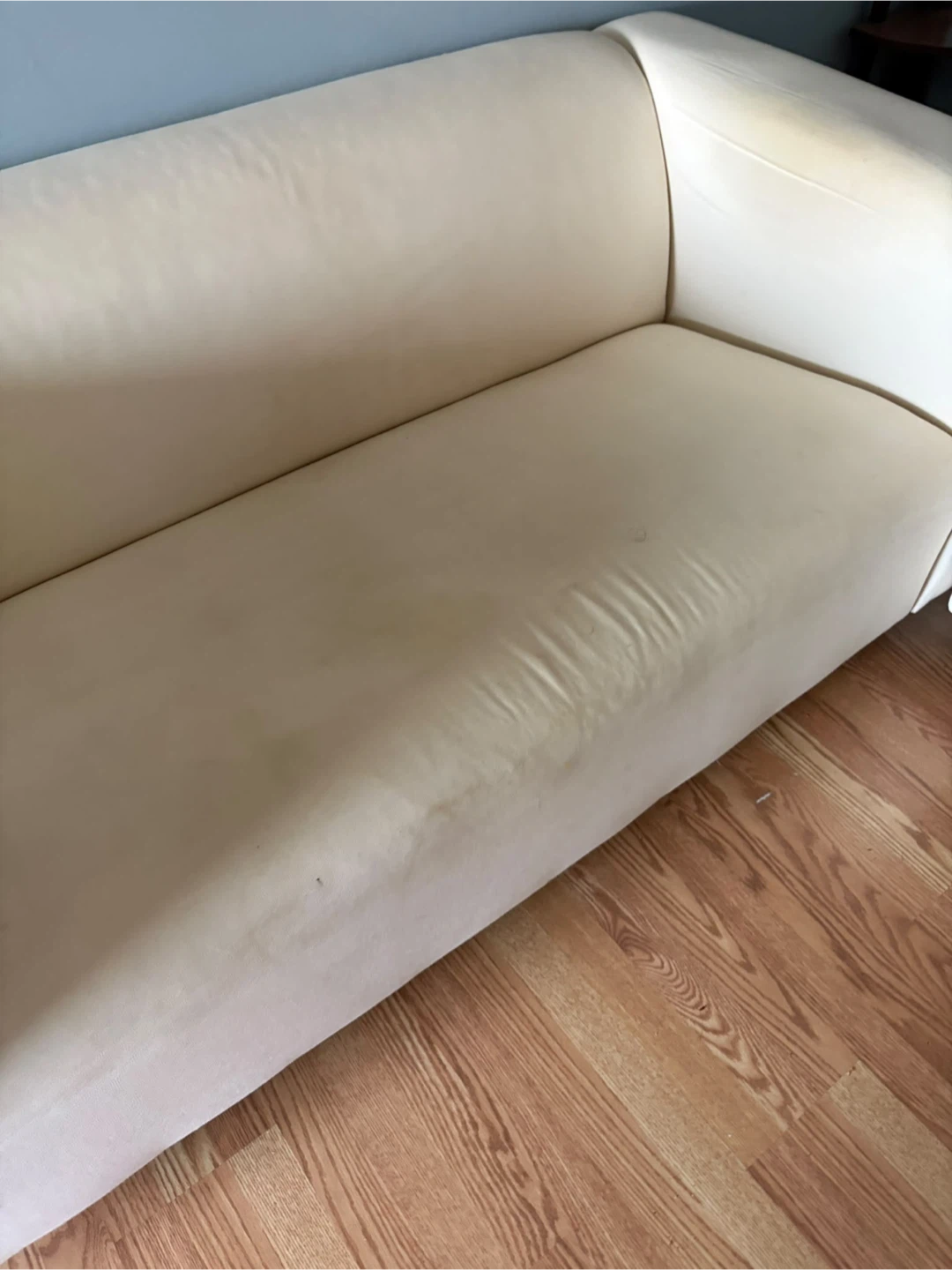 Off-white three-seater sofa - photo 5