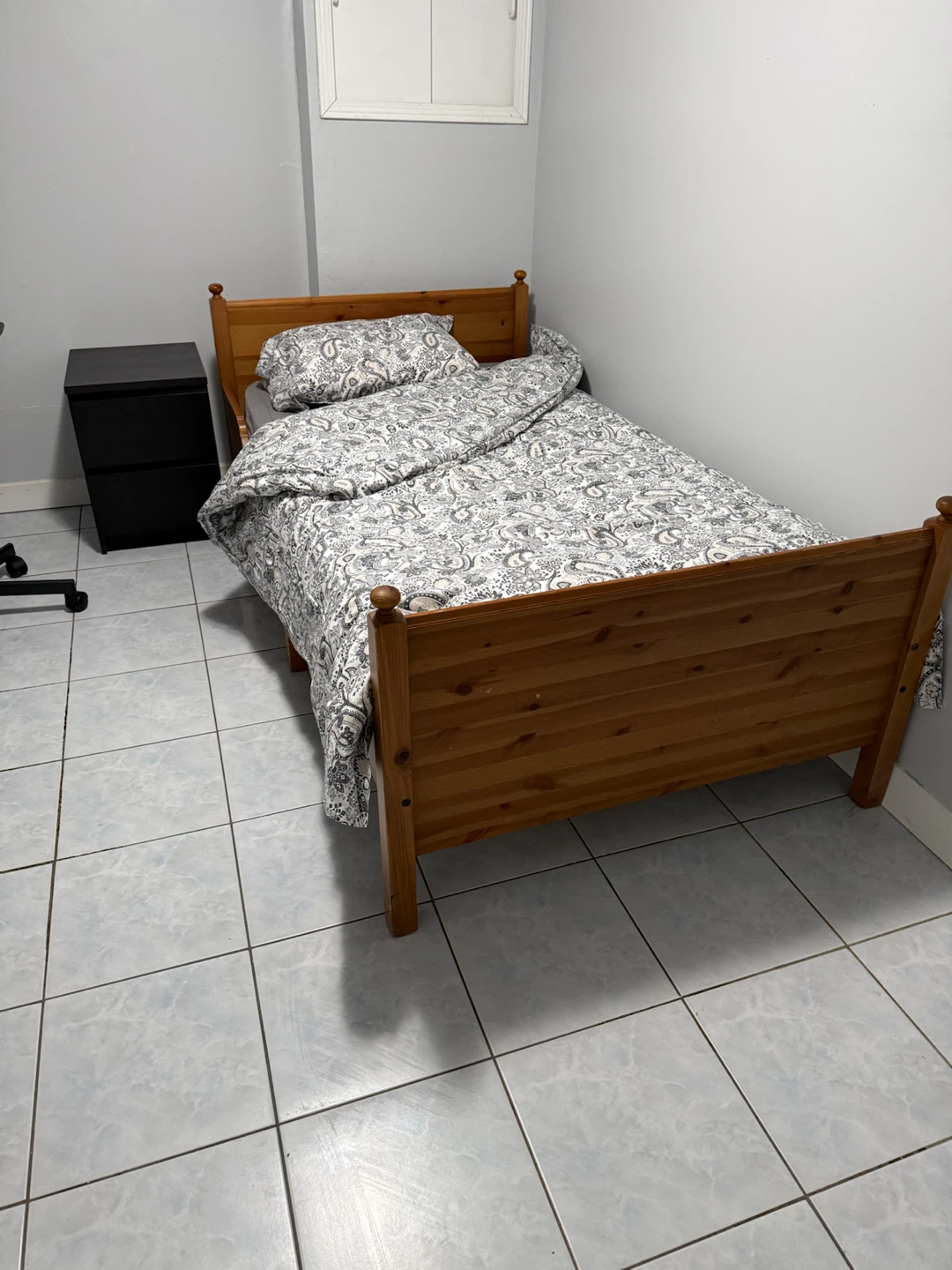 ROOM FOR RENT-FEMALES