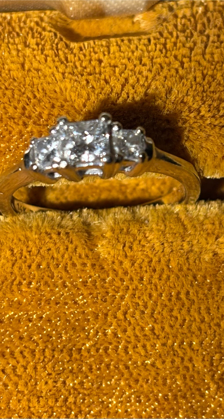 14KT White Gold Princess Cut Diamond Engagement Ring - photo 2