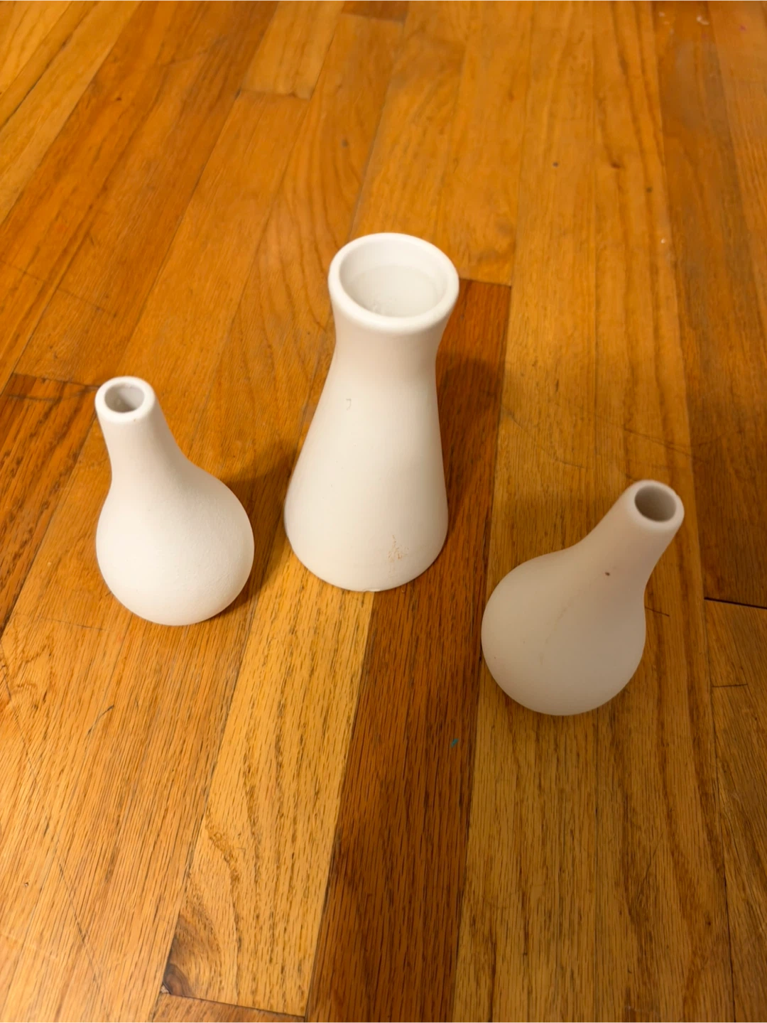 Set of 3 Minimalist White Bud Vases - photo 2