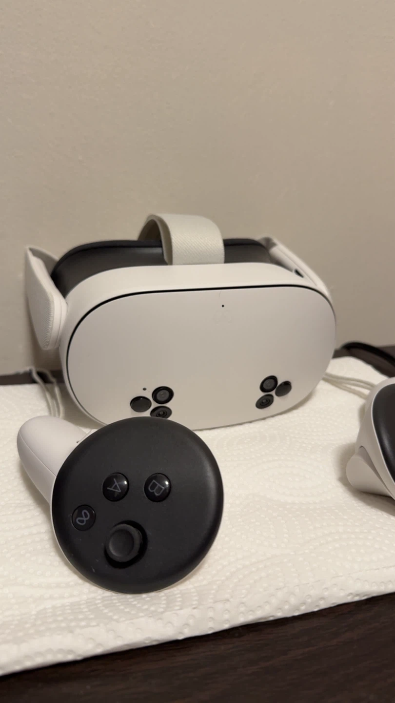 Meta Quest 3S VR Headset w/ Controllers - photo 3