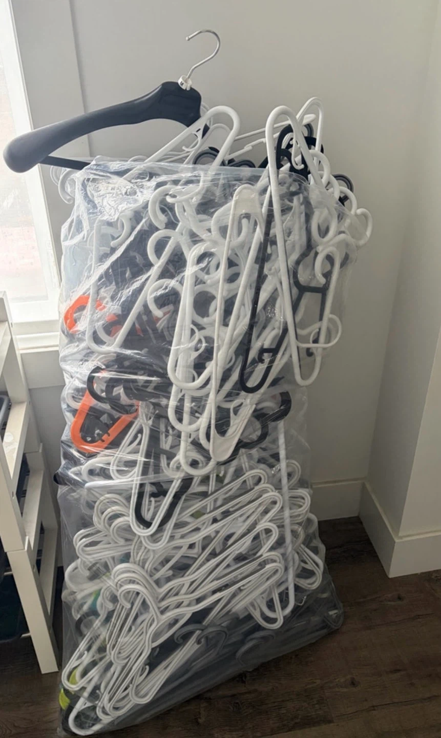 bag of cloth hanger for $10