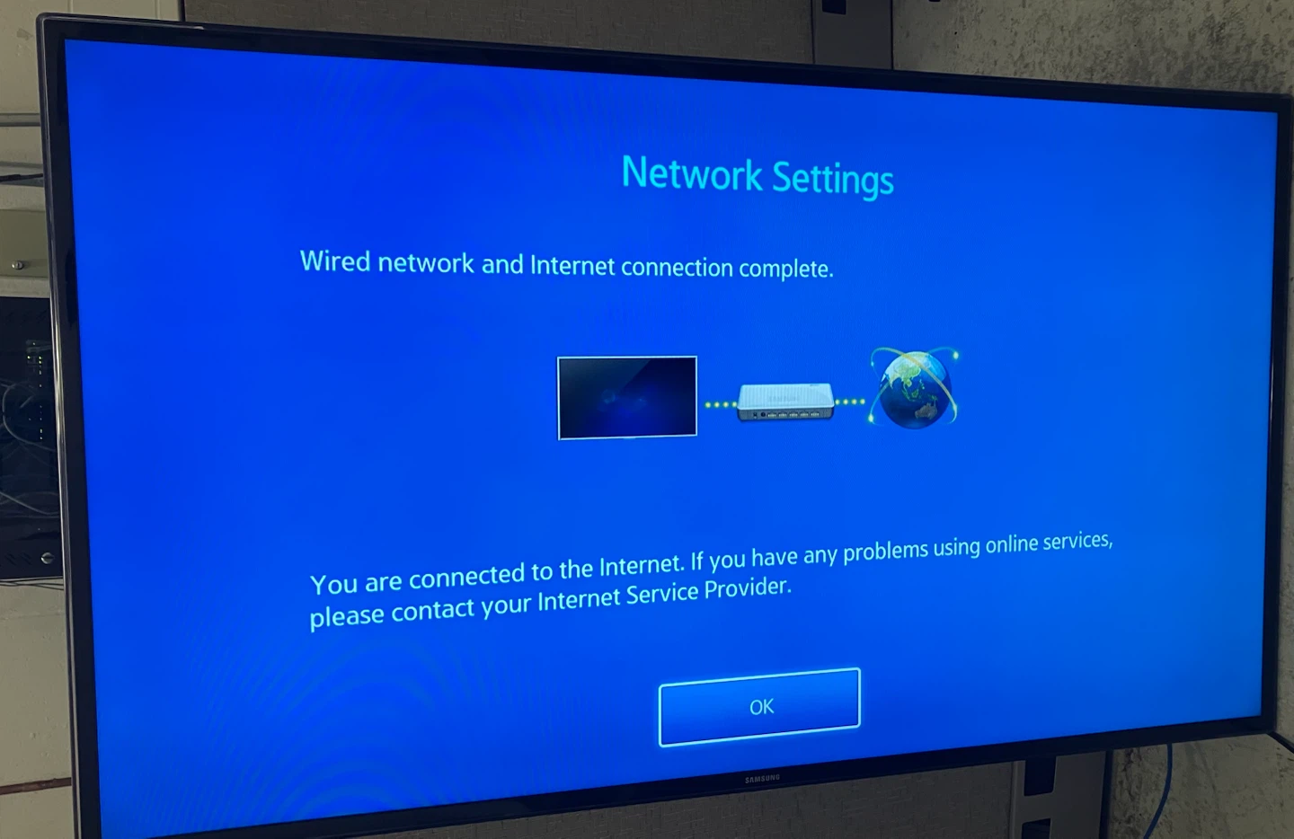 Samsung 65 inch smart TV - photo 2