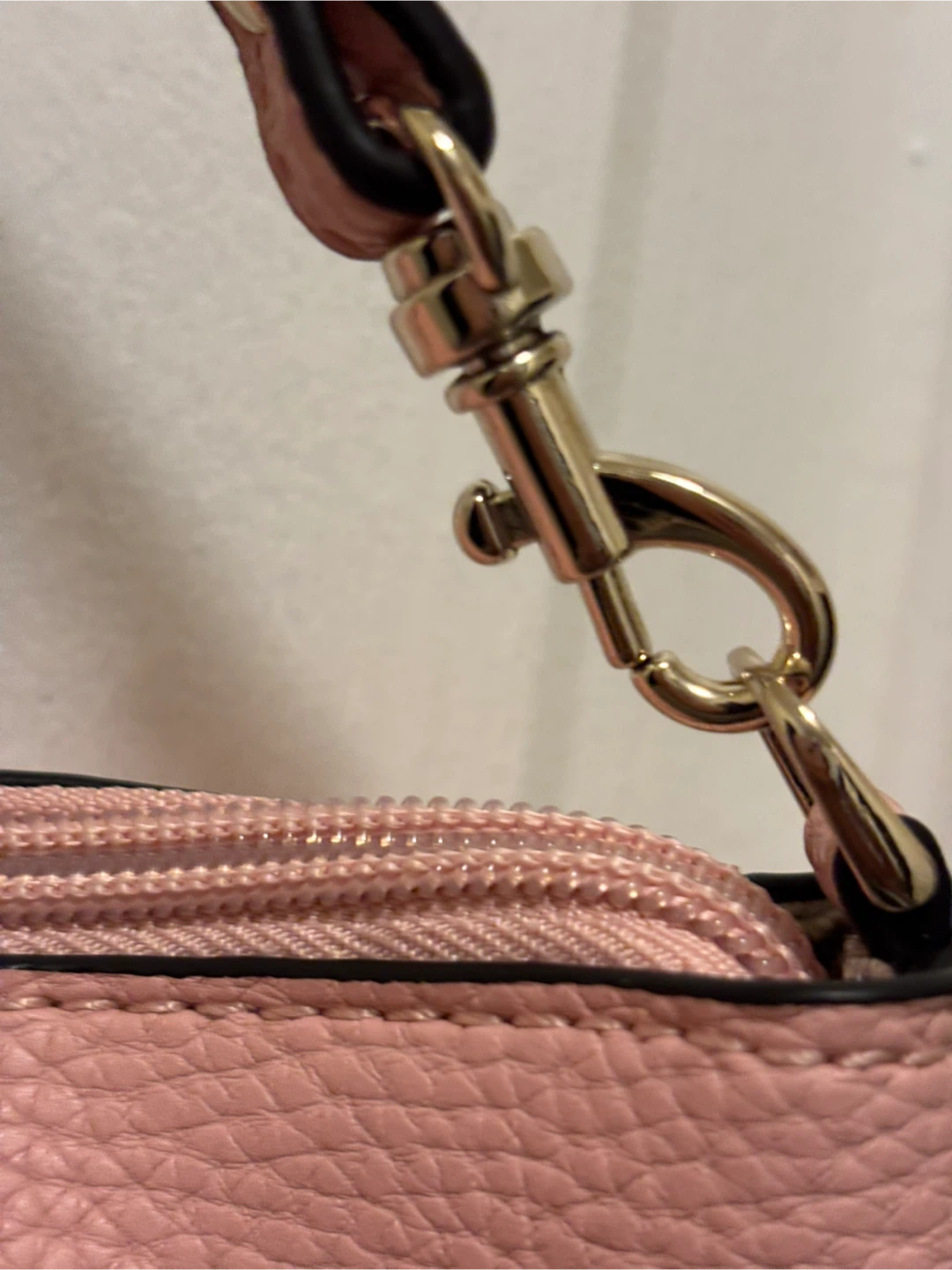 Guess Pink Handbag - photo 3