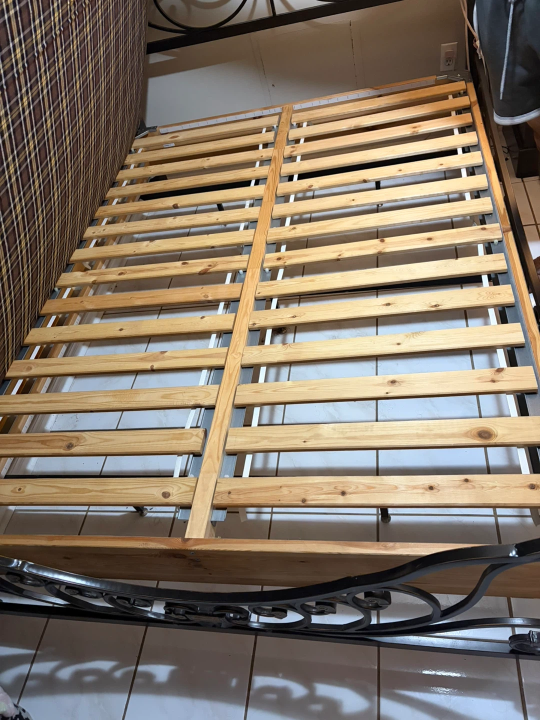 Bed frame & Mattress - photo 2