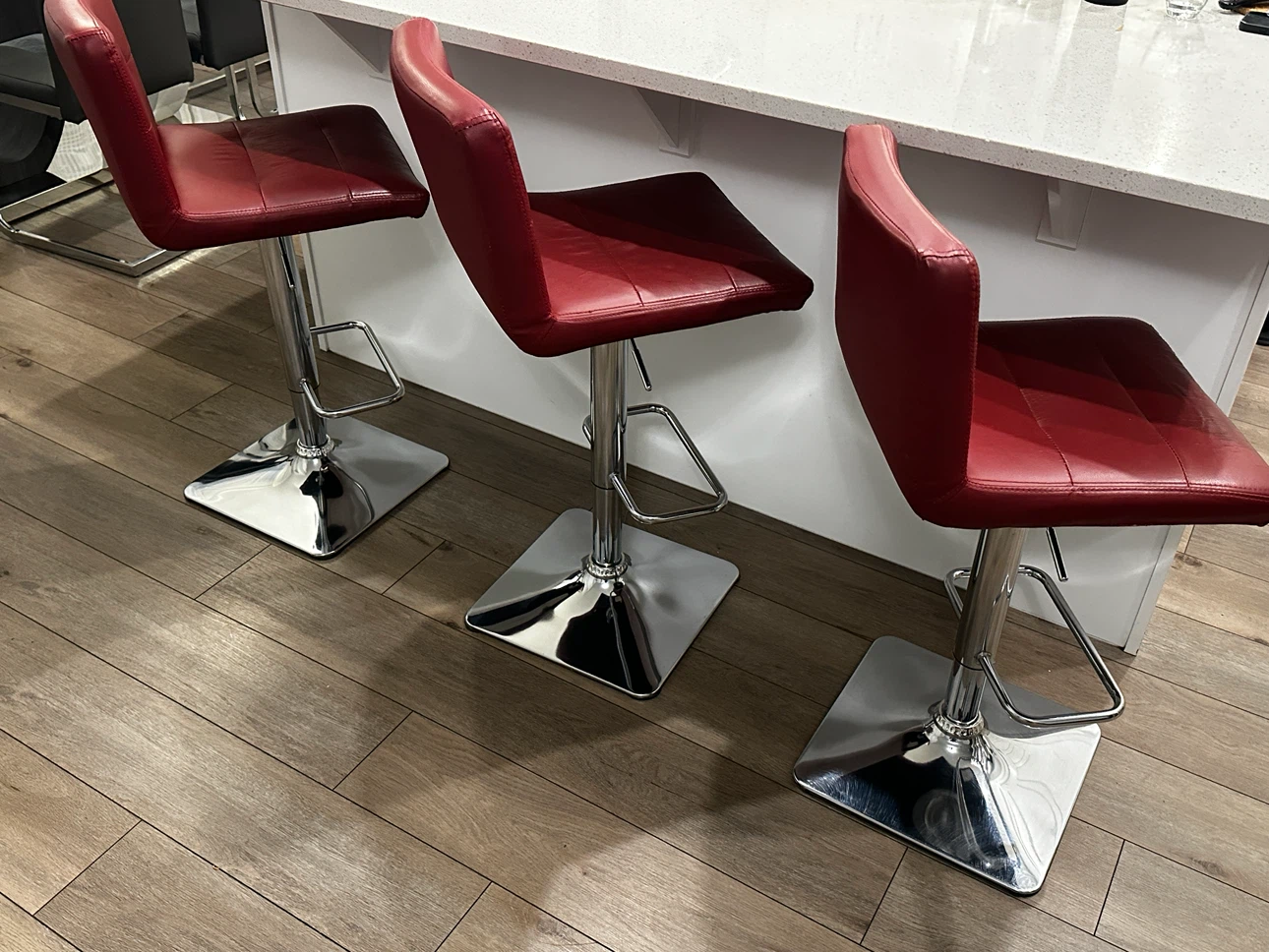 Set of 3 Red Bar Stools Bouclair - photo 2