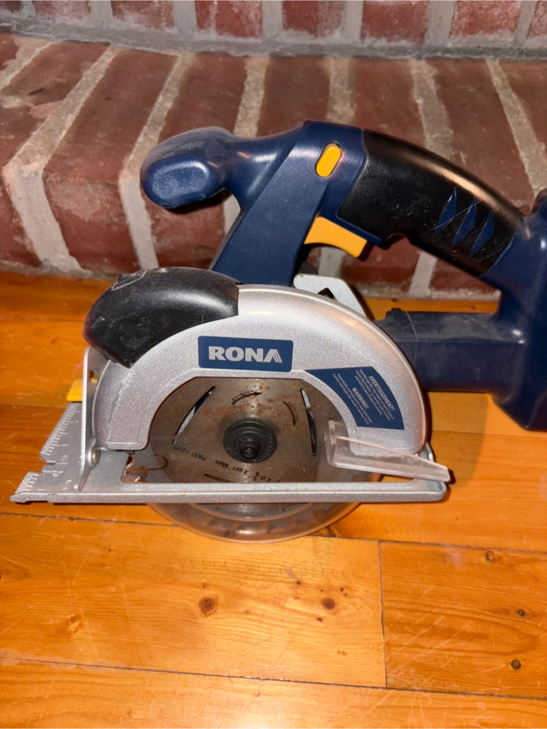 *Read Description* Rona Cordless Circular Saw