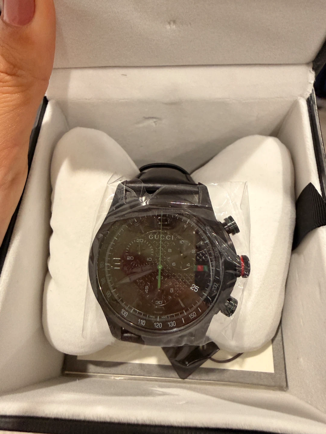 Gucci Chronograph Watch in Black - photo 2