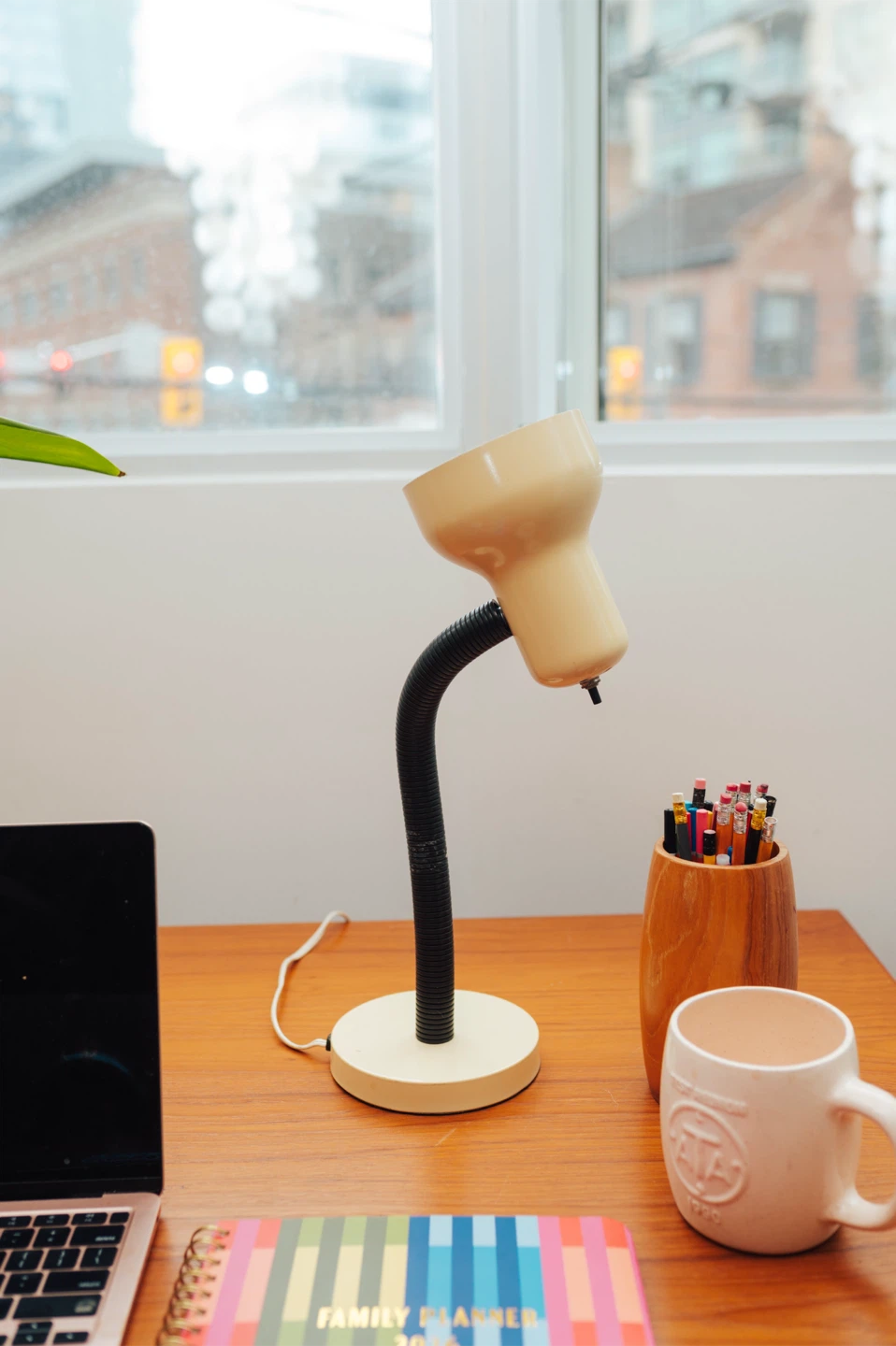 Vintage Cream Articulating Desk Lamp - photo 2