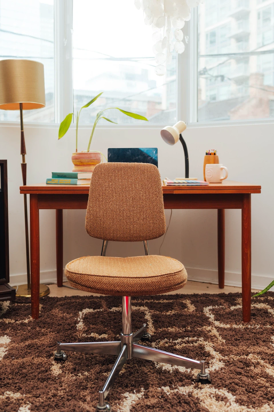Vintage Cream Articulating Desk Lamp - photo 3