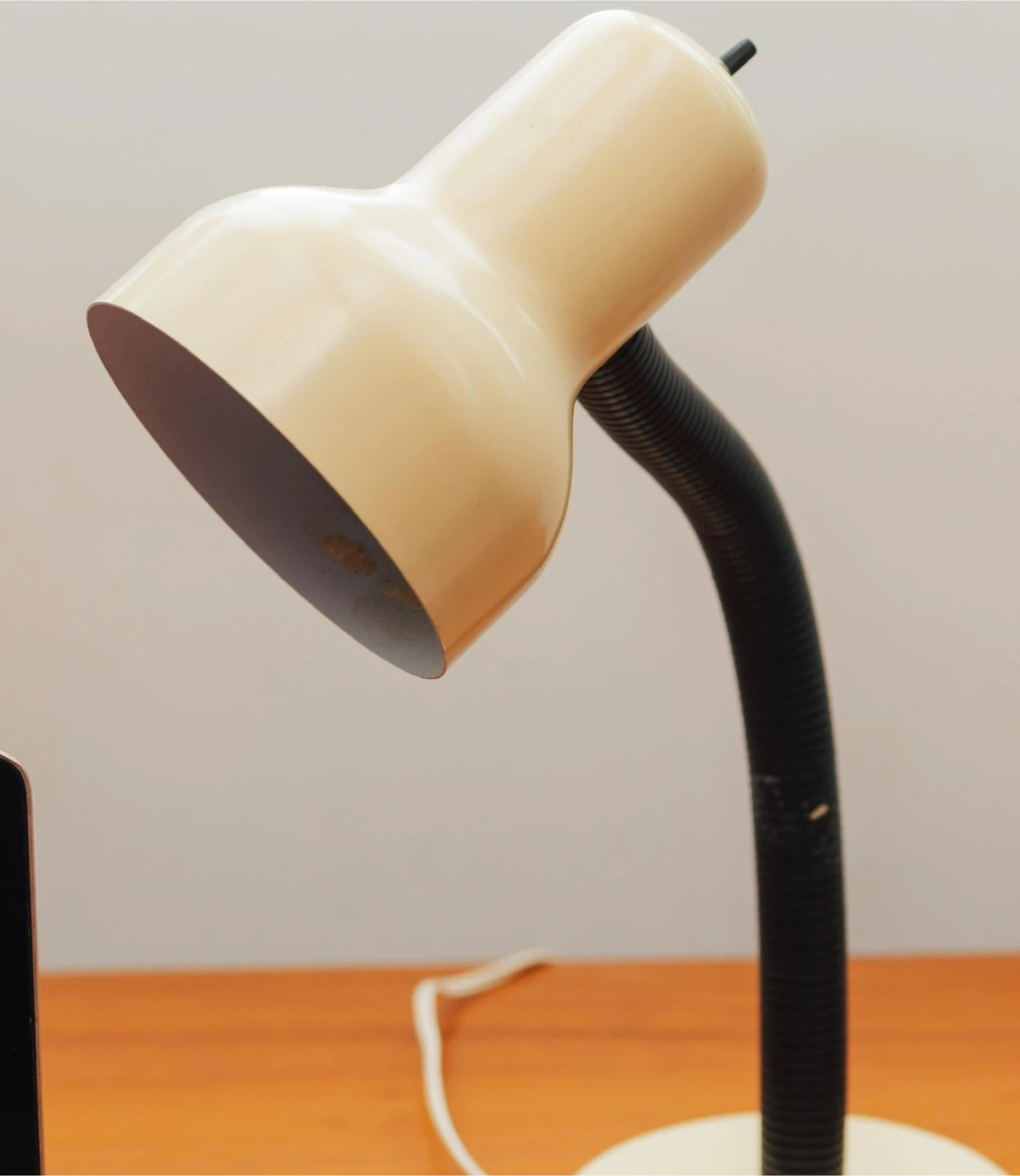 Vintage Cream Articulating Desk Lamp - photo 5