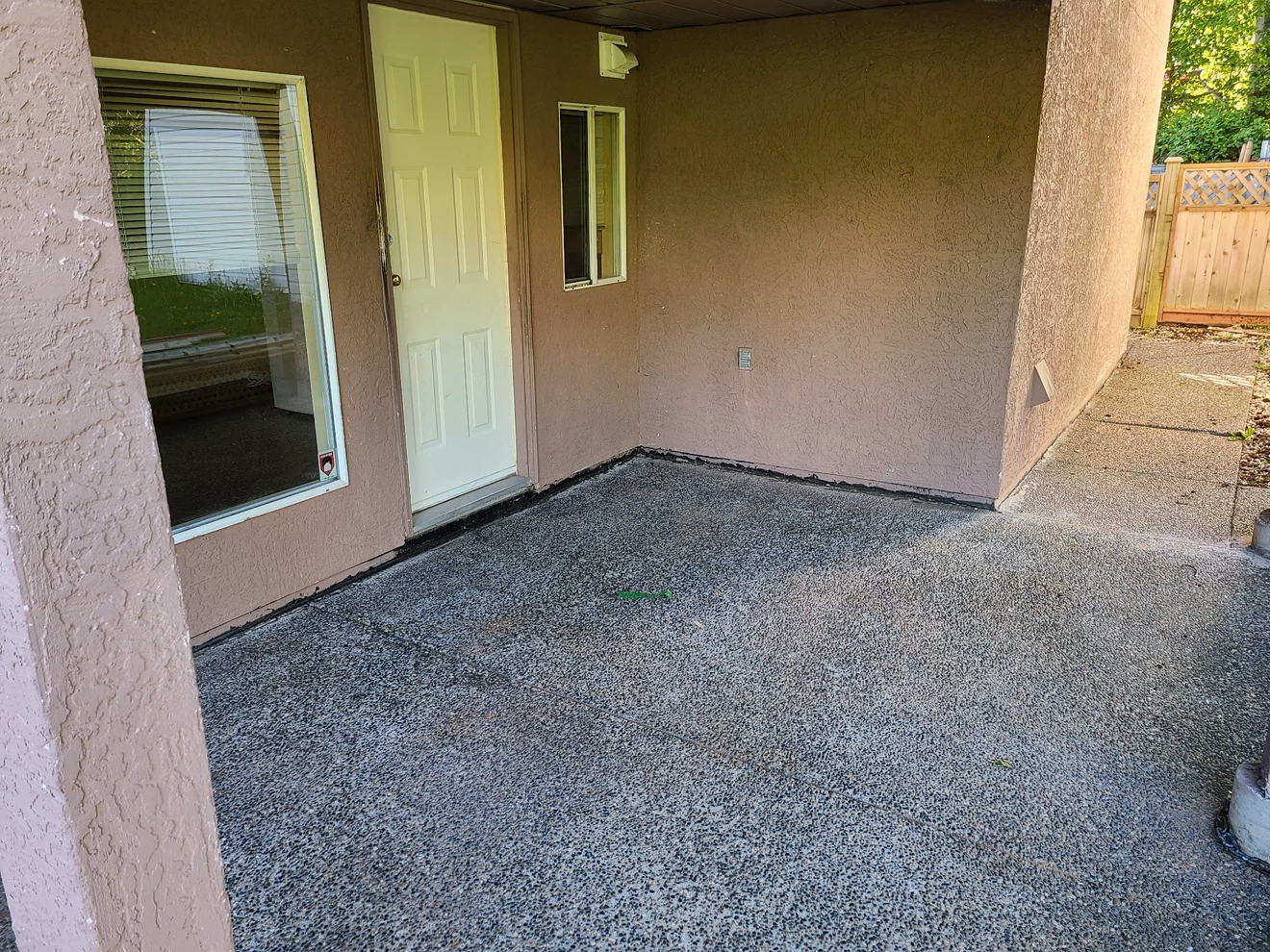 2Beds 1Bath -House