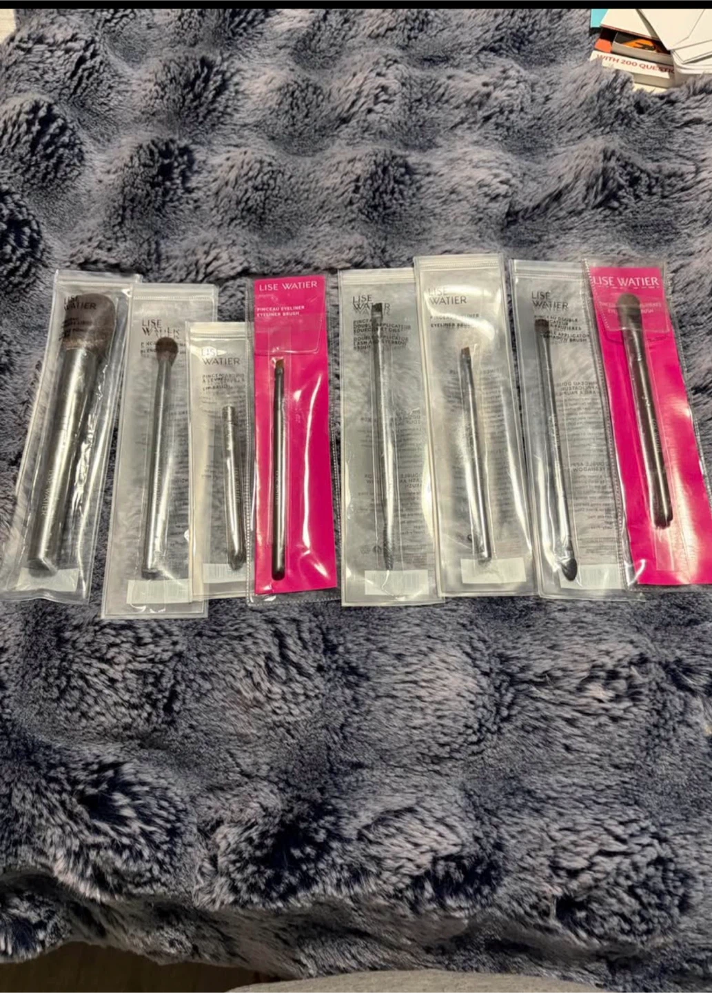 8 Lise Watier Makeup Brushes