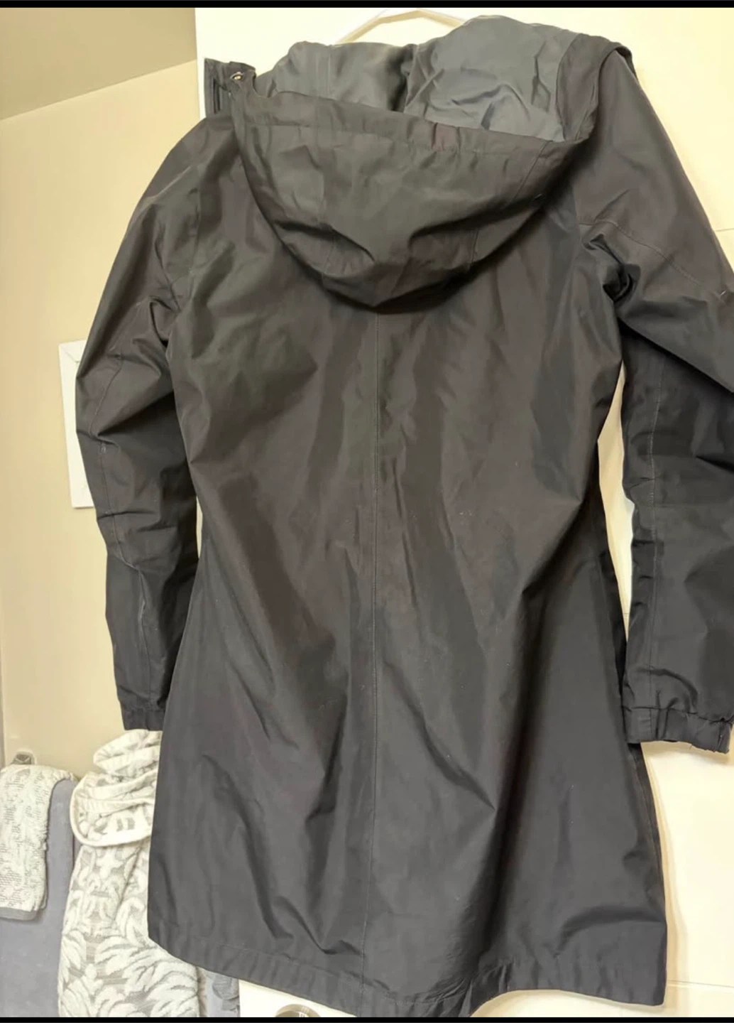 Helly Hansen Black Rain Jacket - photo 2