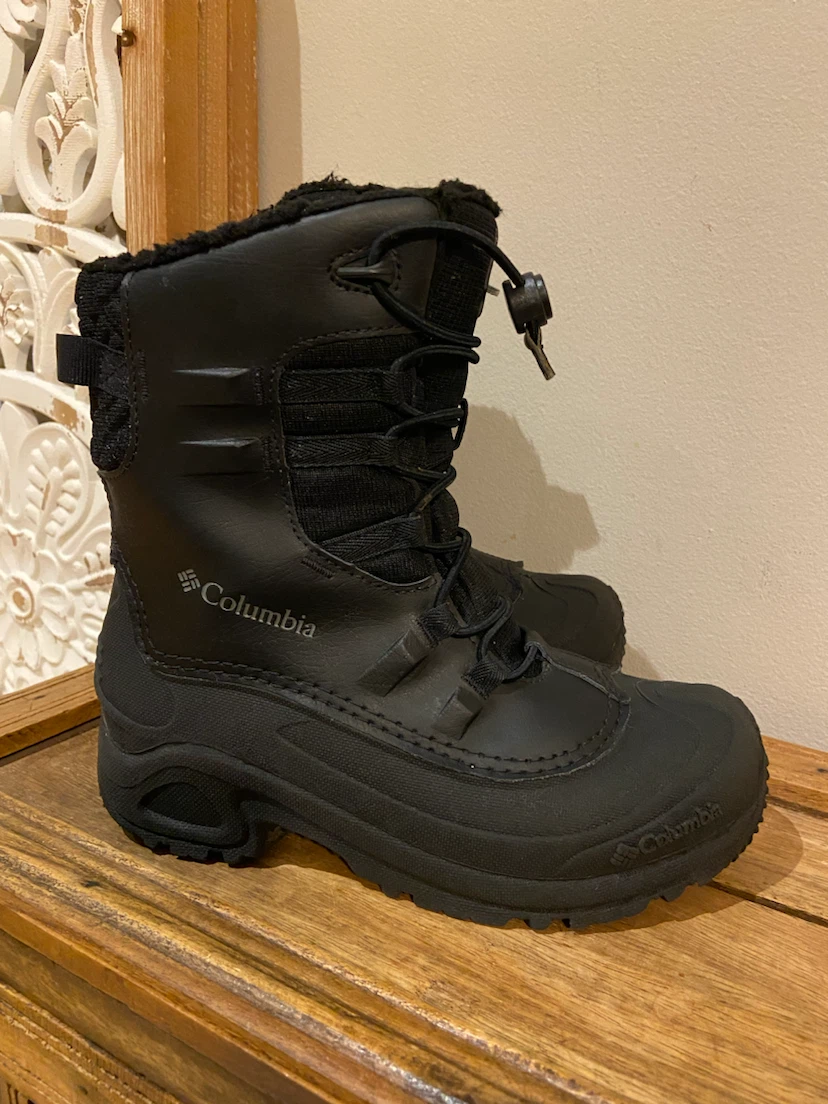 Columbia Winter Boots Kids Size 4