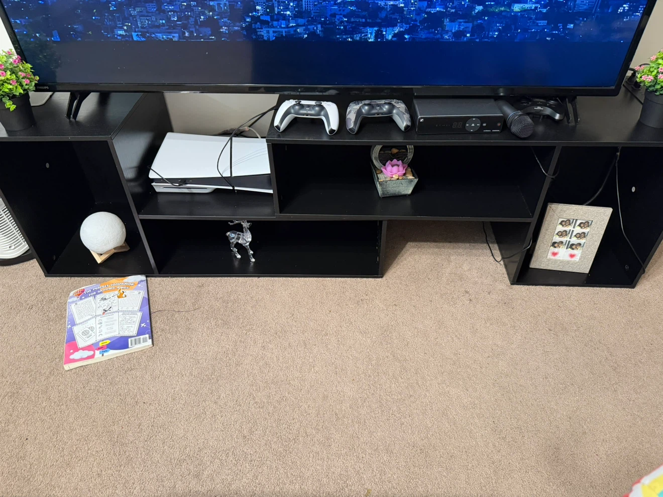 Black Modern TV Stand