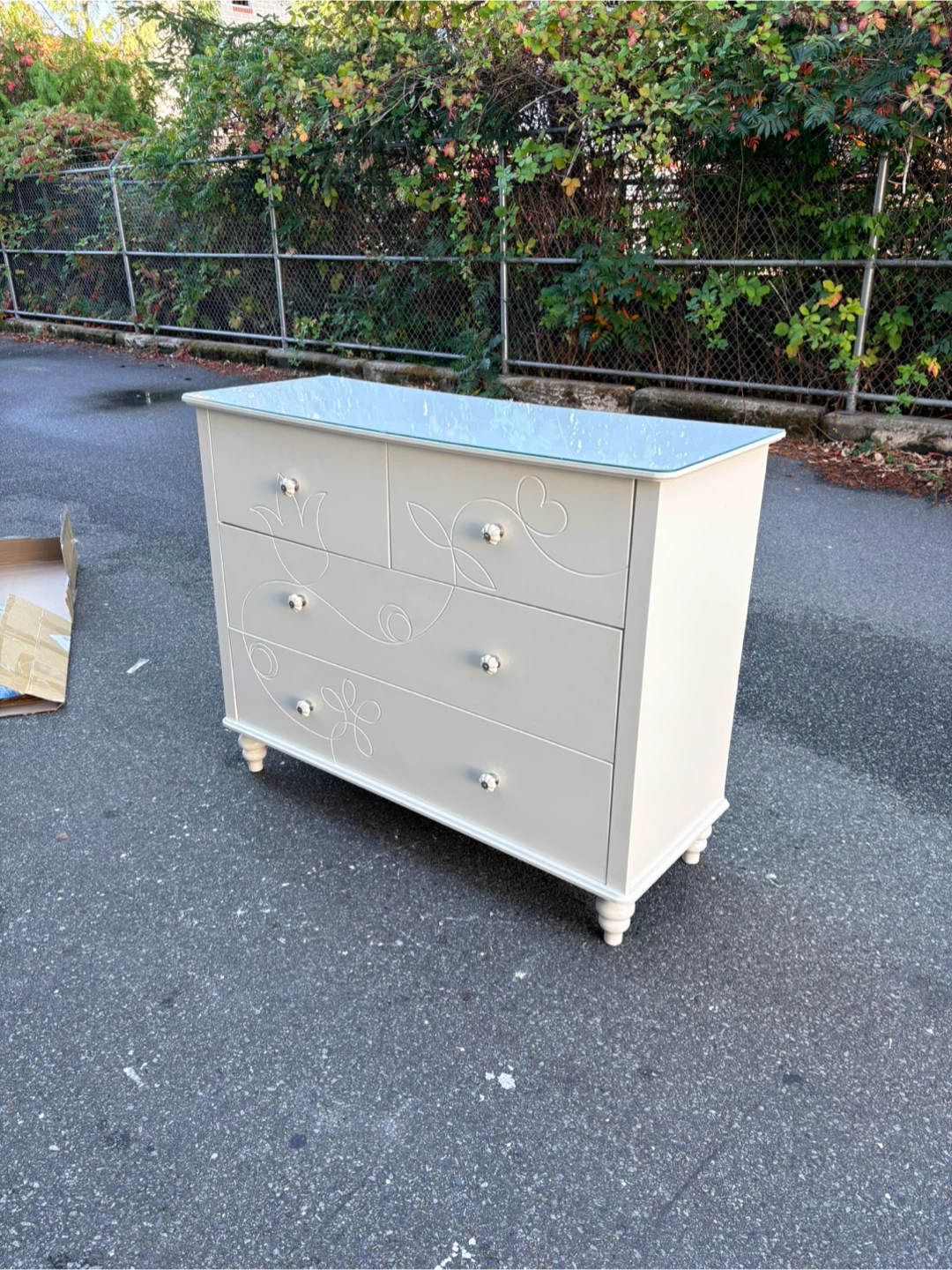 Dresser (delivery available)