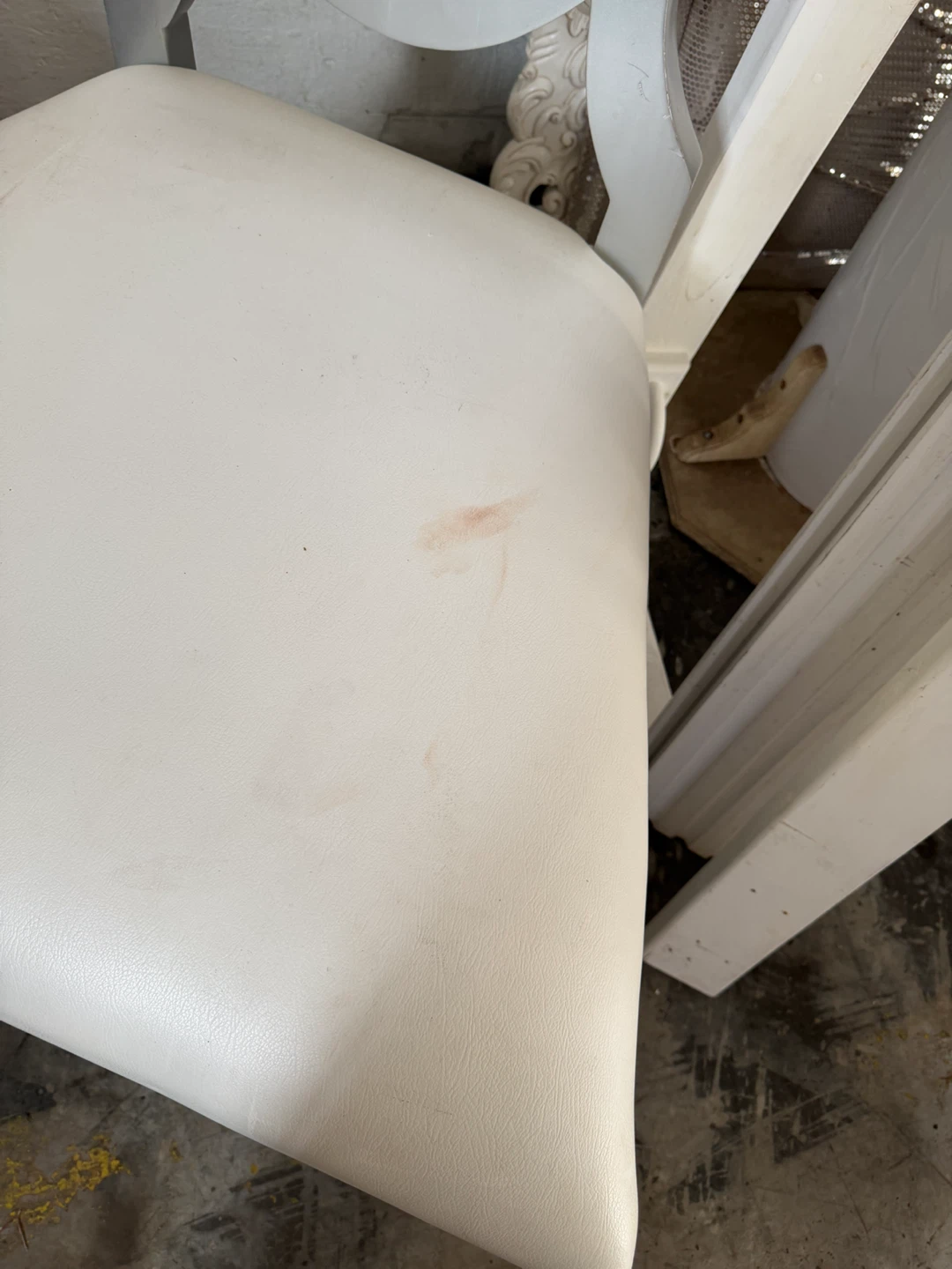 White tufted dining chair with silver frame - photo 4