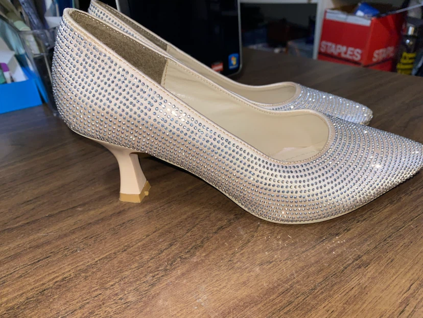 M-T Shoes Rhinestone Kitten Heels size 38 - photo 2