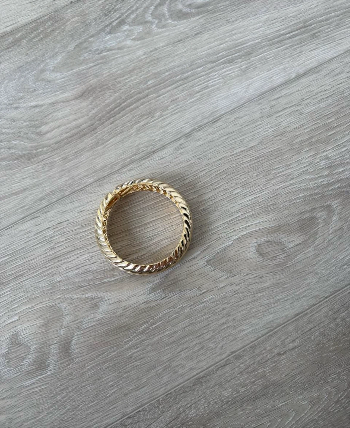 Gold Tone Twisted Hinged Bangle Bracelet - photo 2