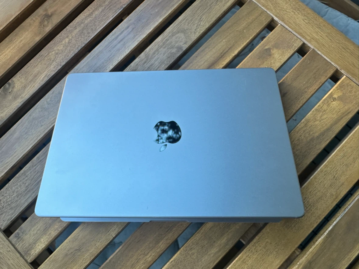 Apple MacBook Pro (trades for Apple devices or ssd external + $) - photo 4