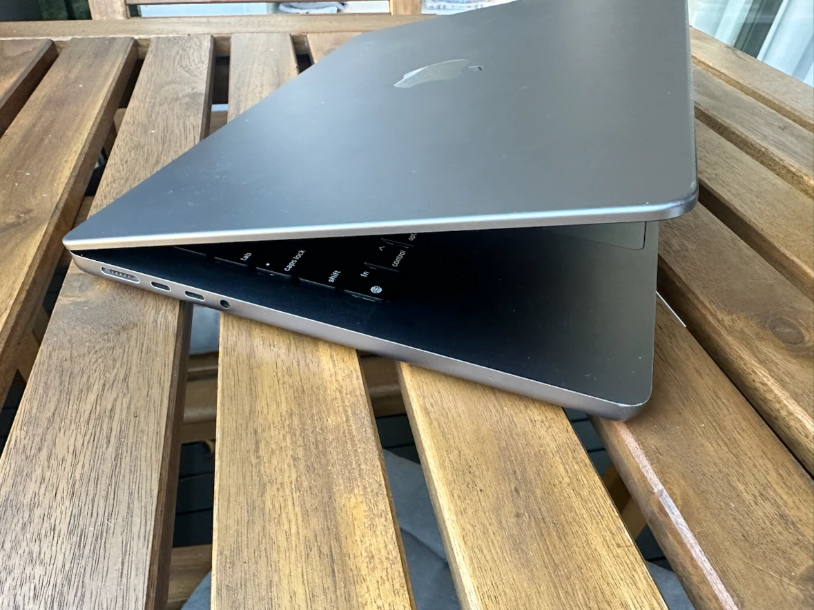 Apple MacBook Pro (trades for Apple devices or ssd external + $) - photo 5