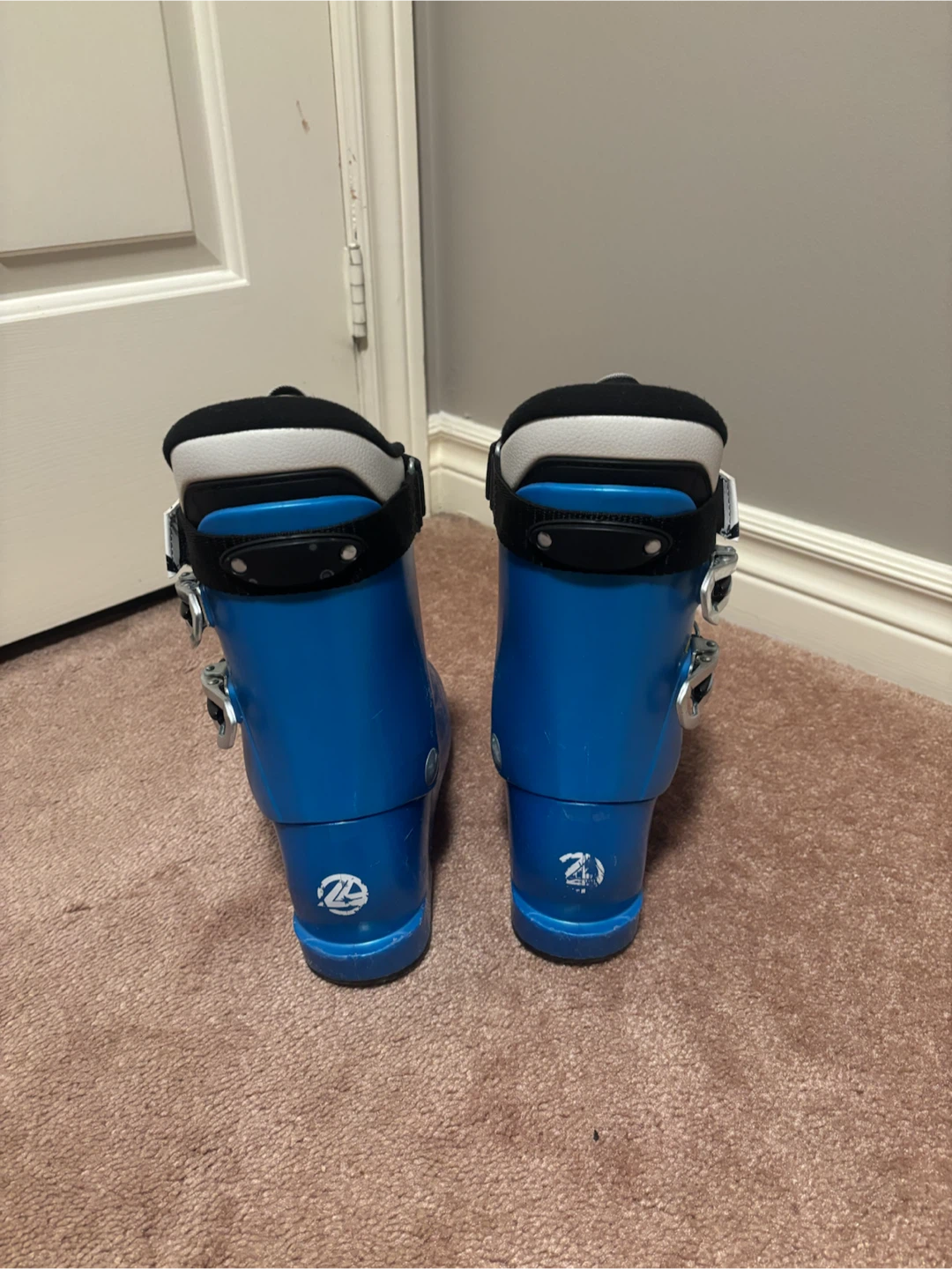 Lange Ski Boots (Size 22.5) - photo 2