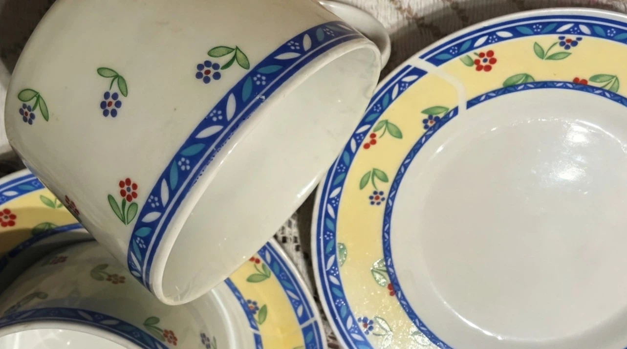 Two tea cup with maching Saucers - photo 4