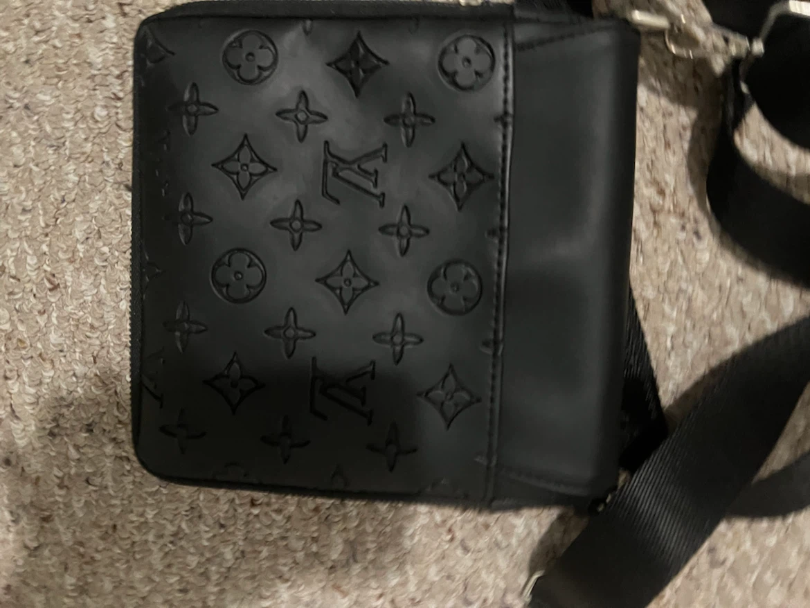 Louis Vuitton Black Crossbody Bag - photo 2
