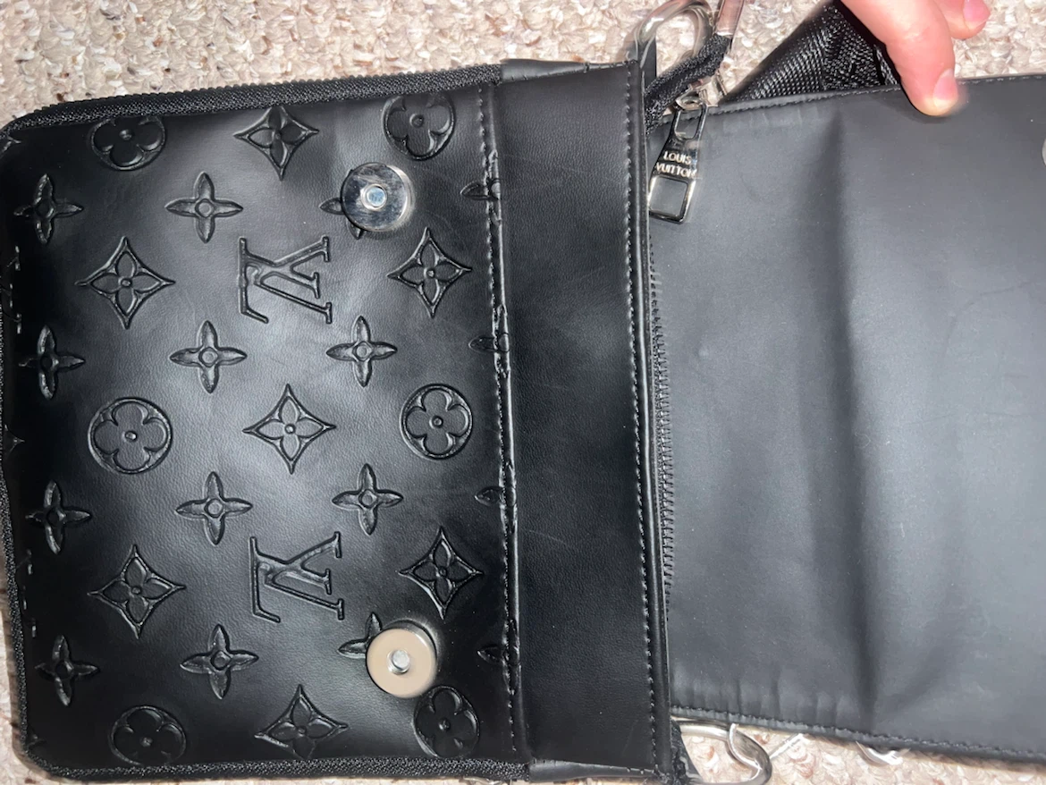Louis Vuitton Black Crossbody Bag - photo 3