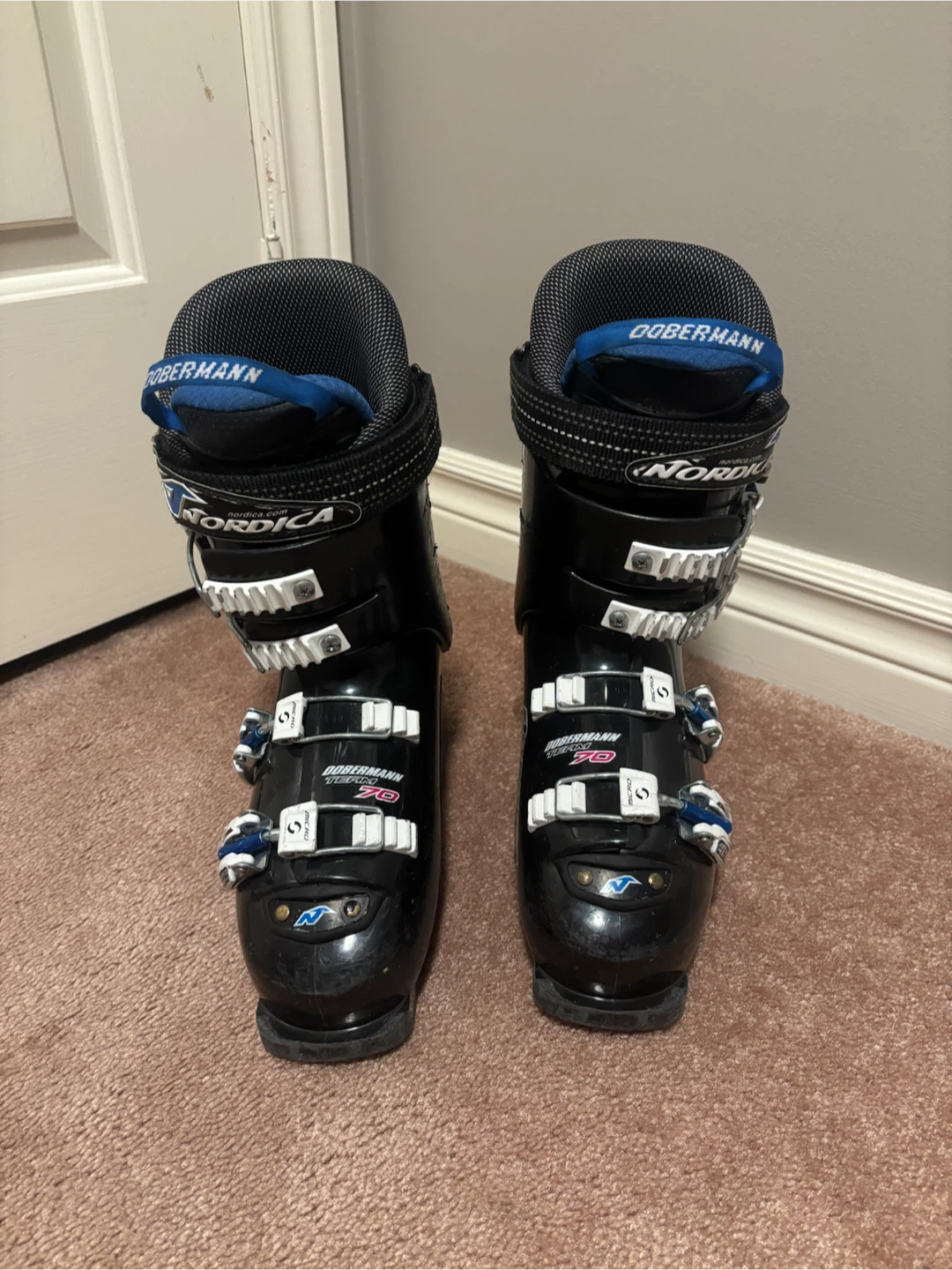 Nordica Dobermann Team 70 Junior Ski Boots (23.0–23.5 Shell)