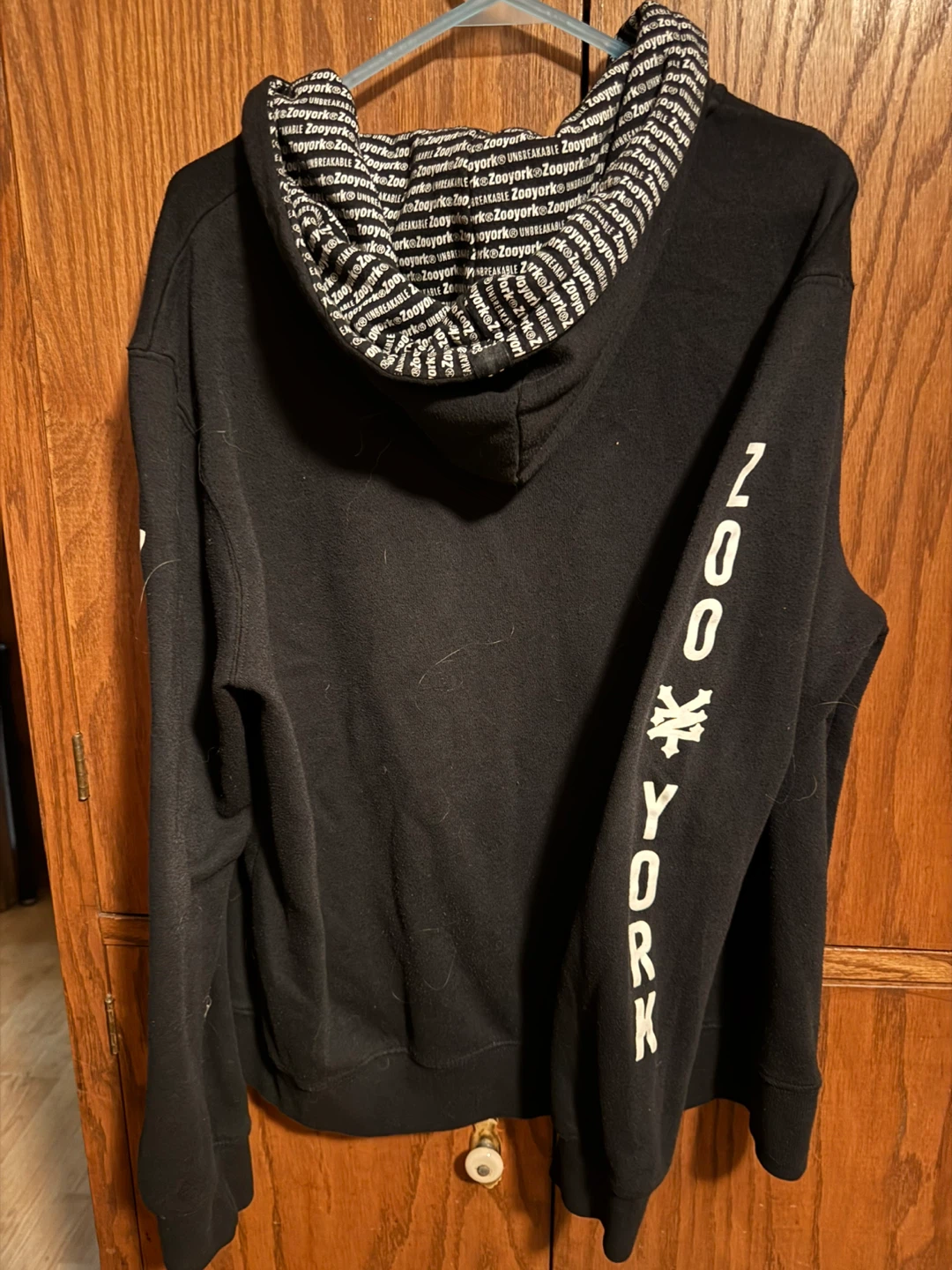 Zoo York hoody, size large - photo 2