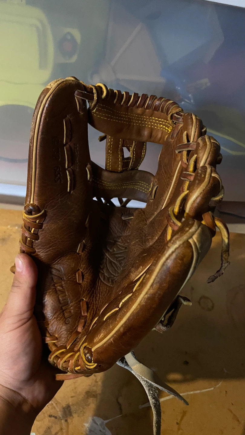 Selection of three baseball gloves - photo 2