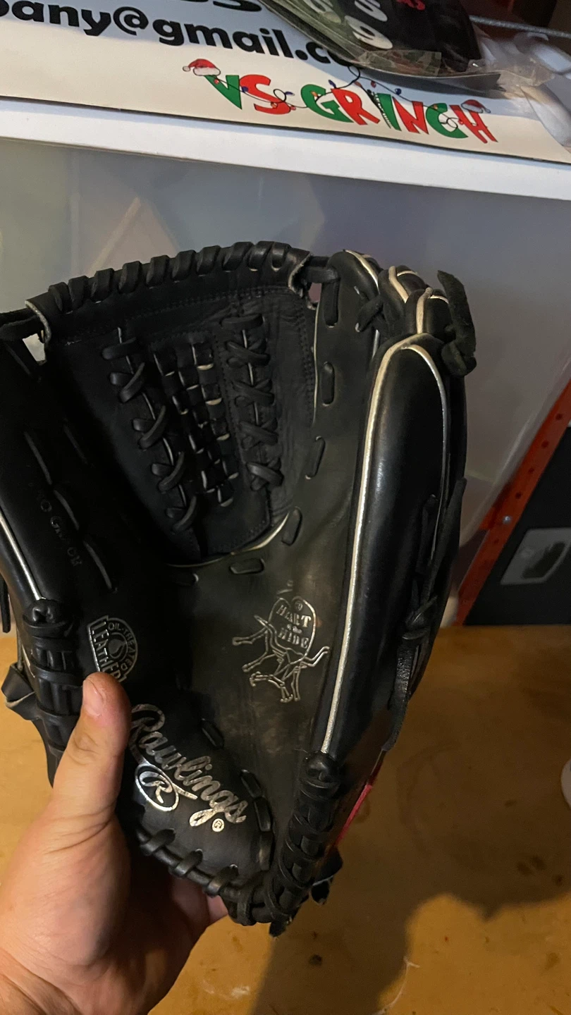 Selection of three baseball gloves - photo 4