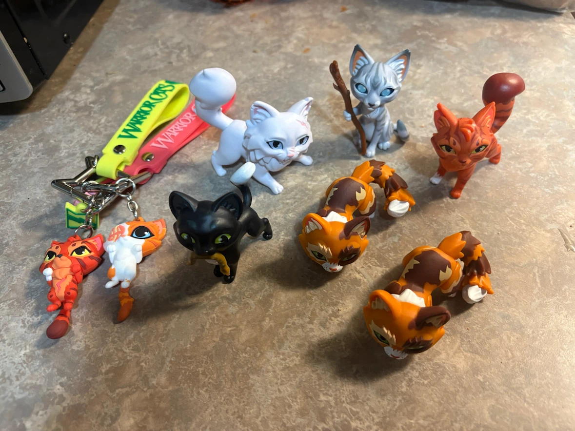 Warrior Cats Figurine and Keychain Collection